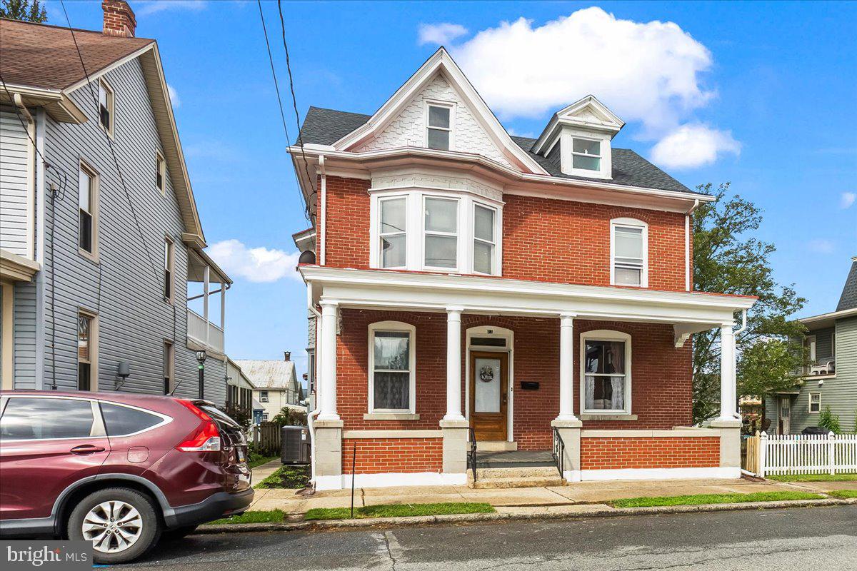 27 N CENTER STREET