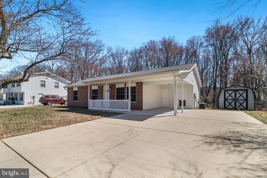 Recently renovated single level home is available for rent in the Carrington Neighborhood of Waldorf.  You won't find a nicer rental at this price.  Good Credit and Verified Income is required.