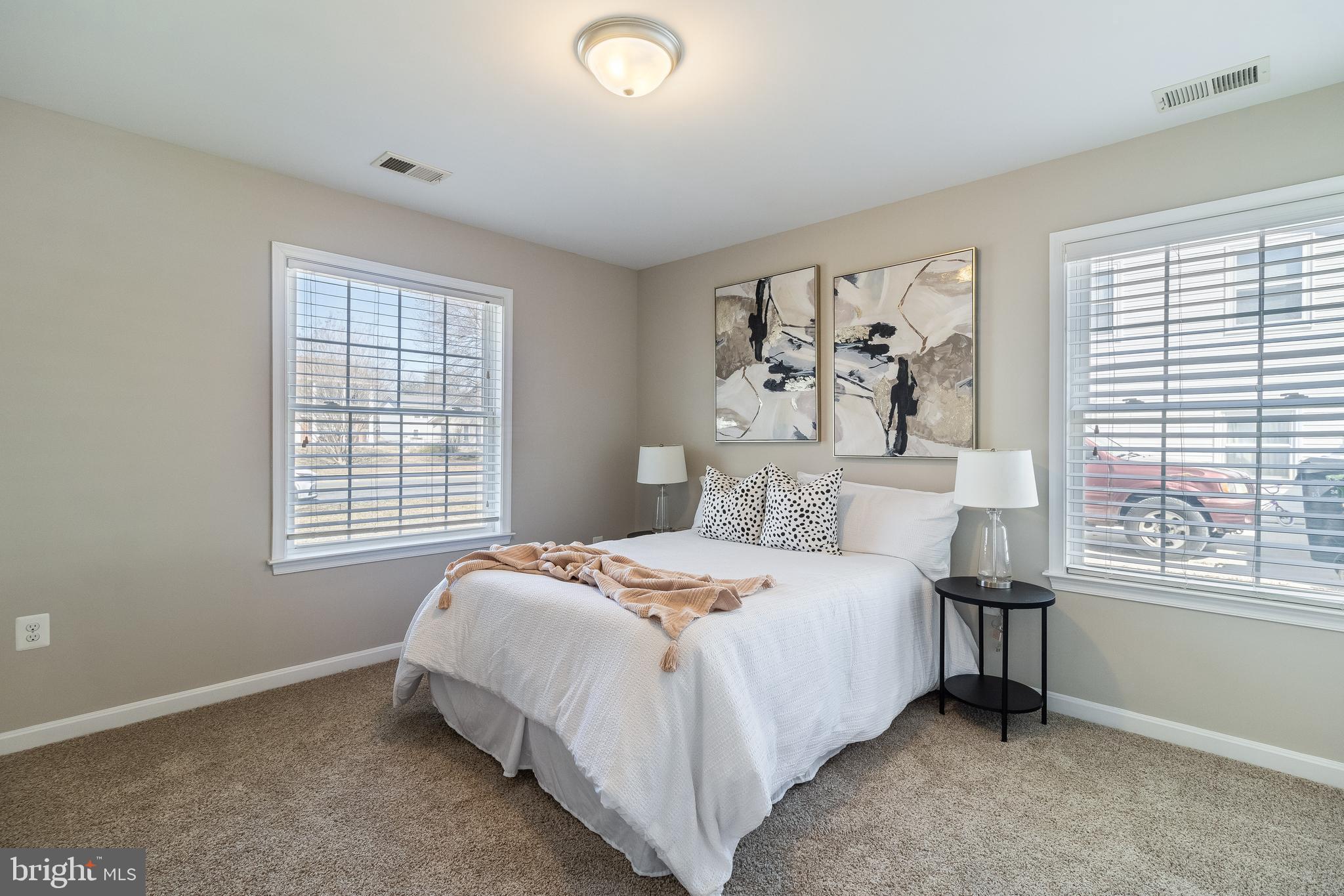 ST CHARLES CARRINGTON - Residential Lease