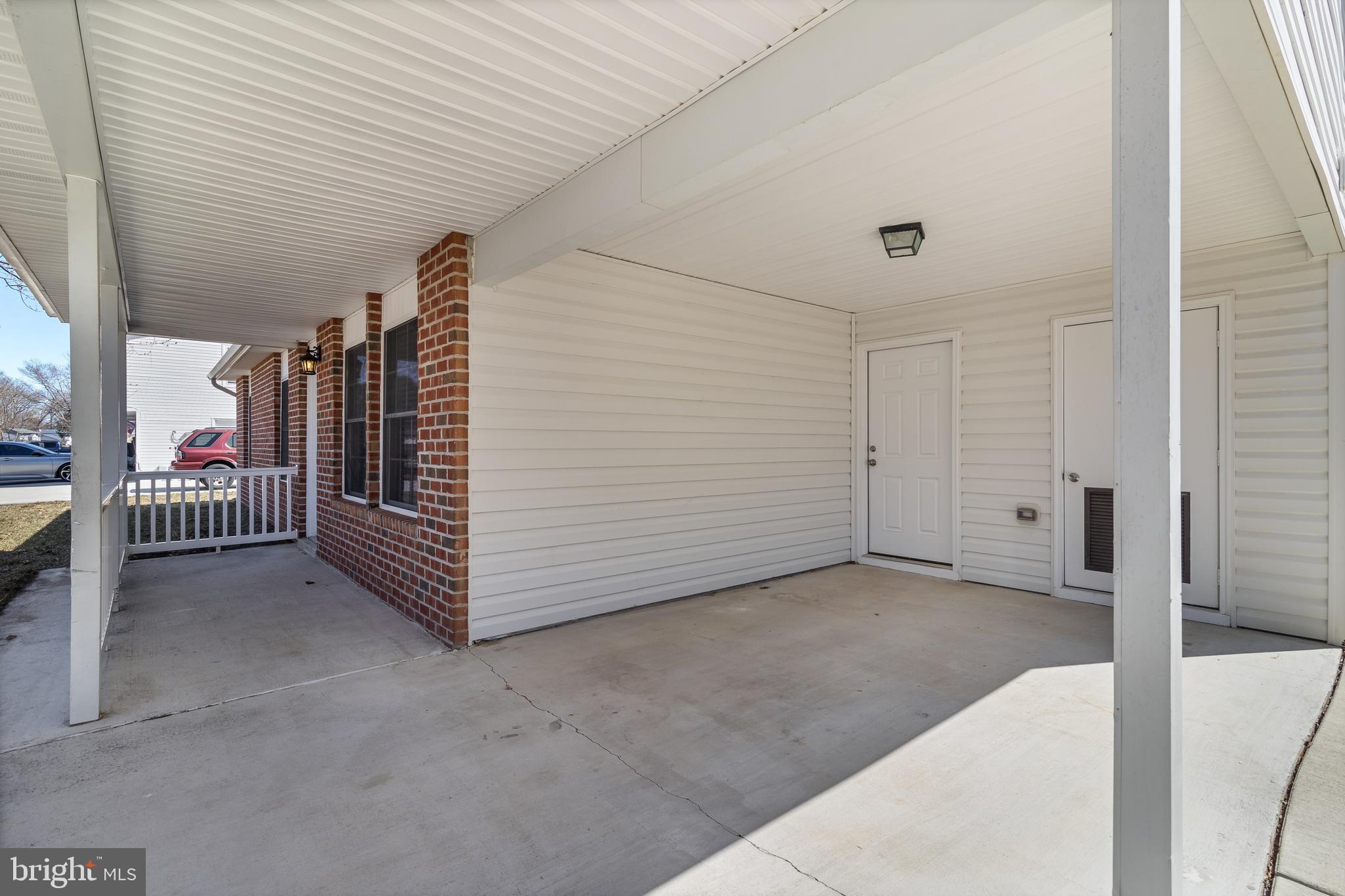 ST CHARLES CARRINGTON - Residential Lease