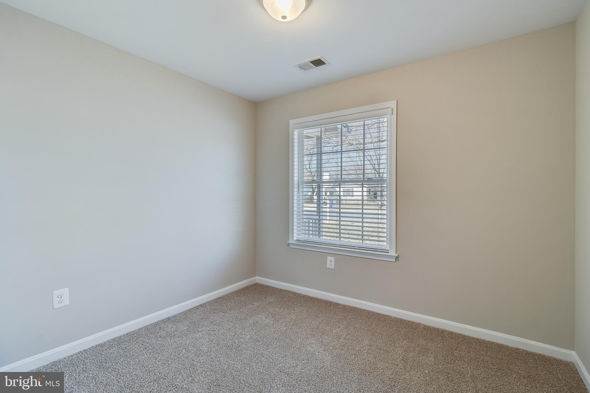 ST CHARLES CARRINGTON - Residential Lease