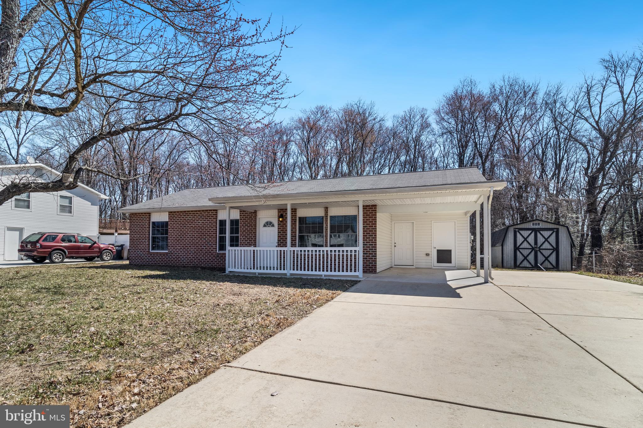 ST CHARLES CARRINGTON - Residential Lease