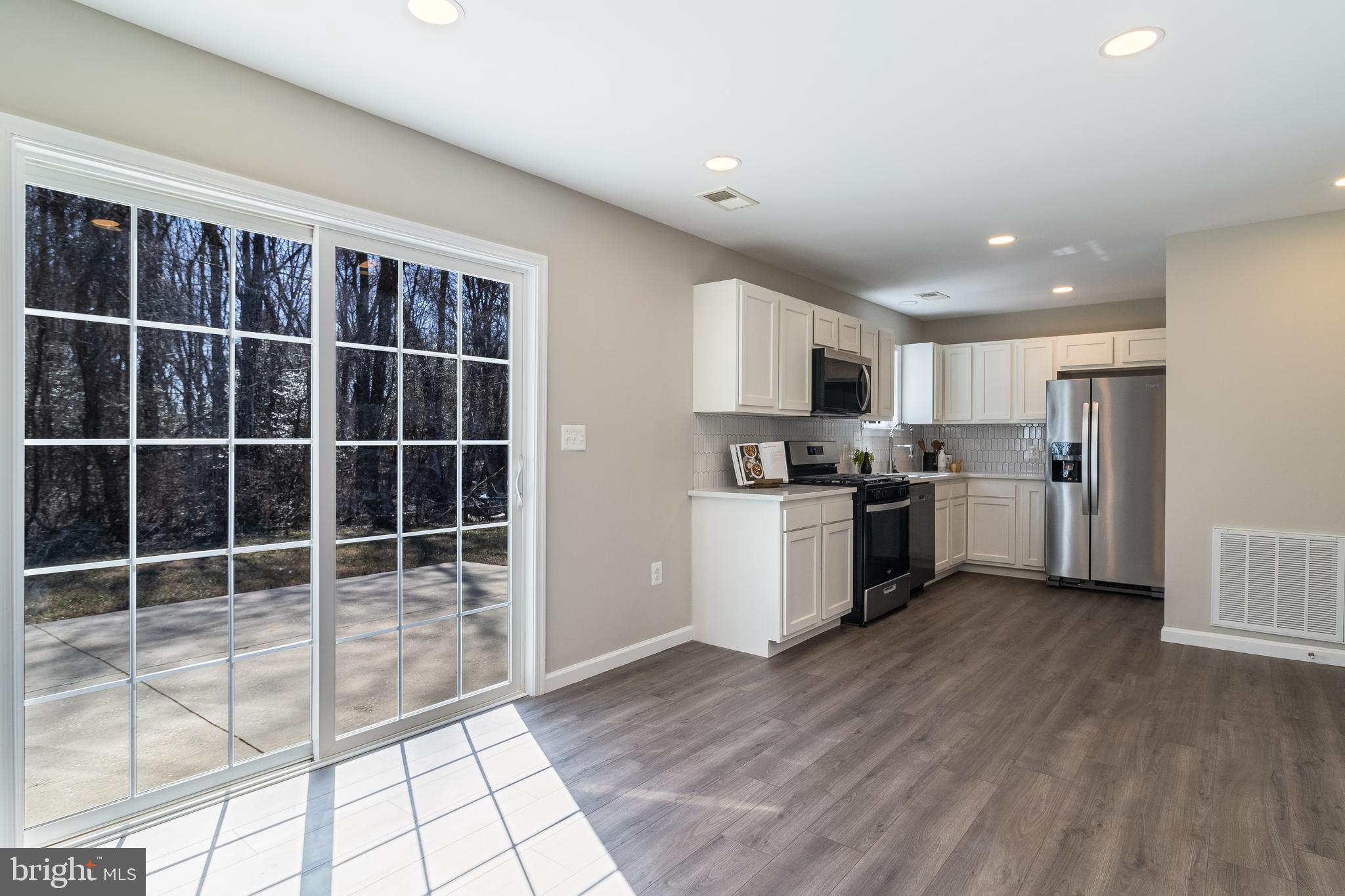 ST CHARLES CARRINGTON - Residential Lease