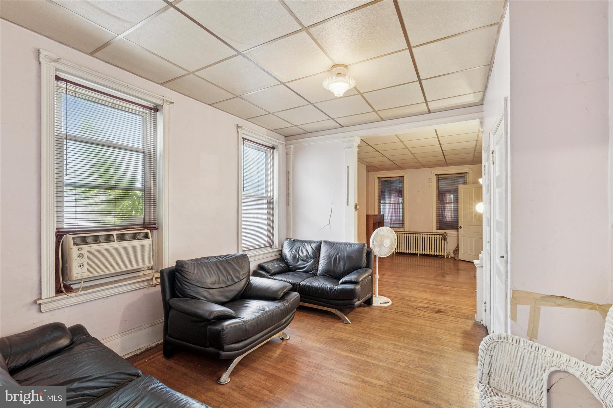 OAK LANE - Residential Income