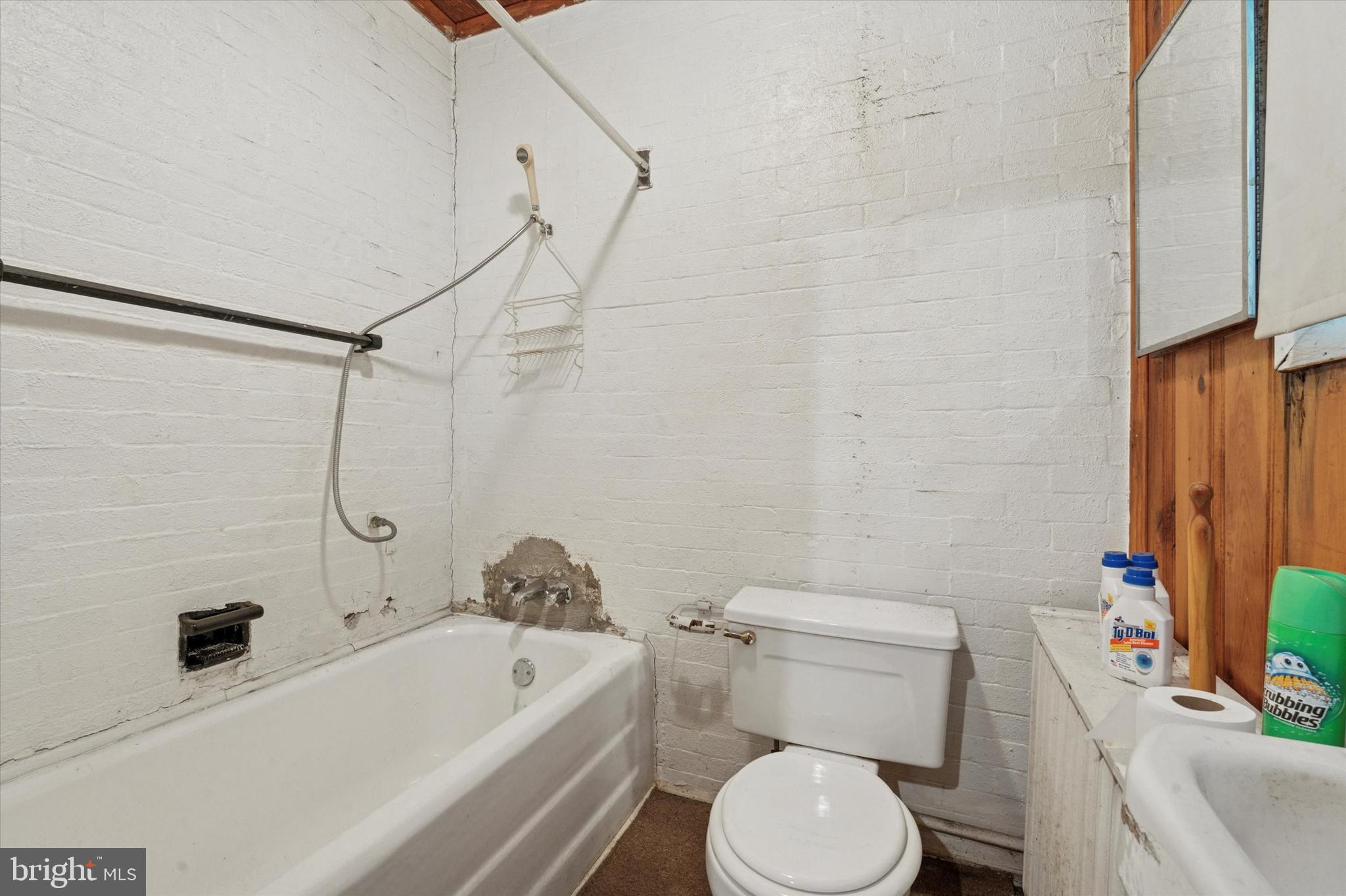 OAK LANE - Residential Income