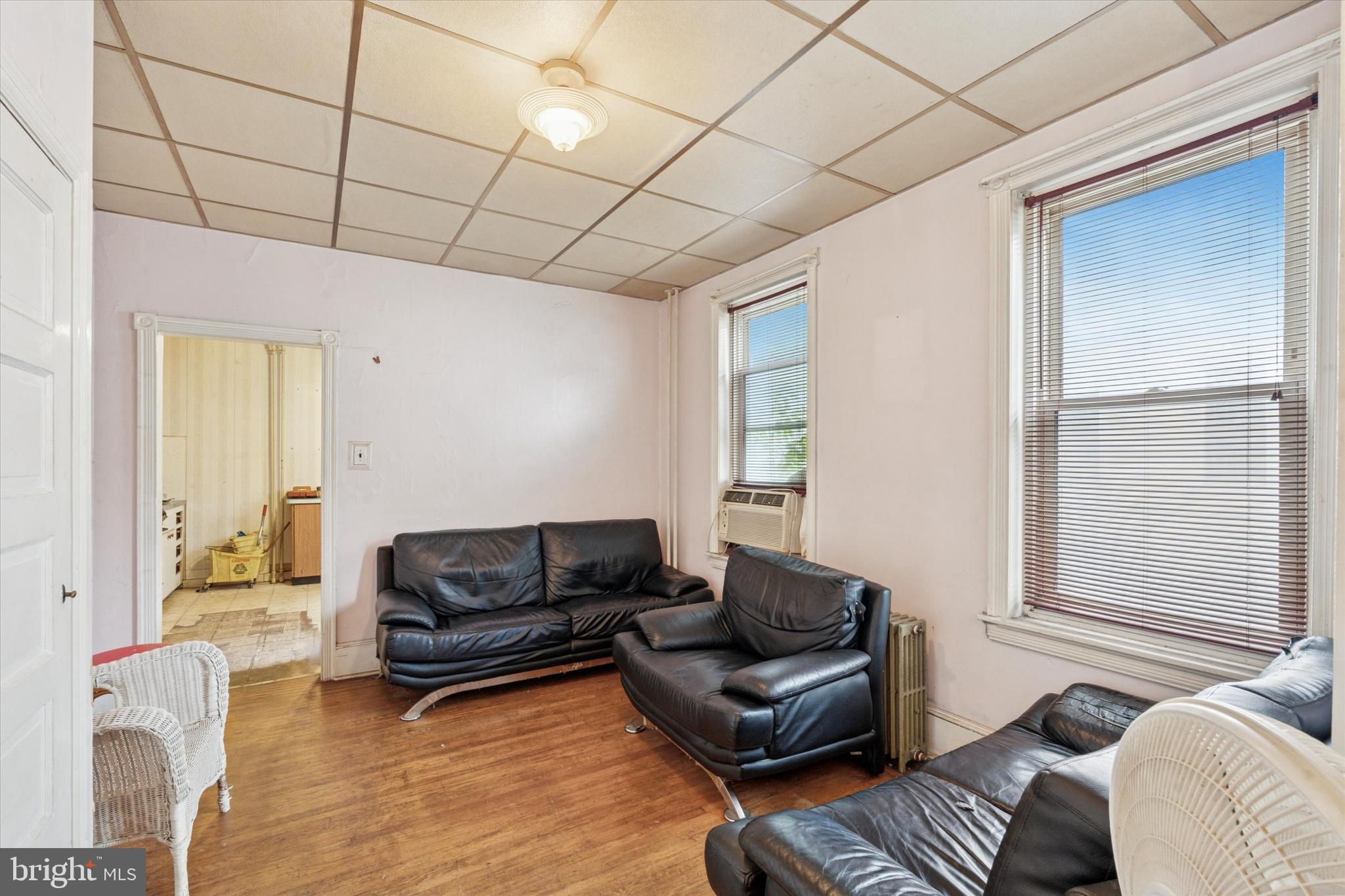 OAK LANE - Residential Income