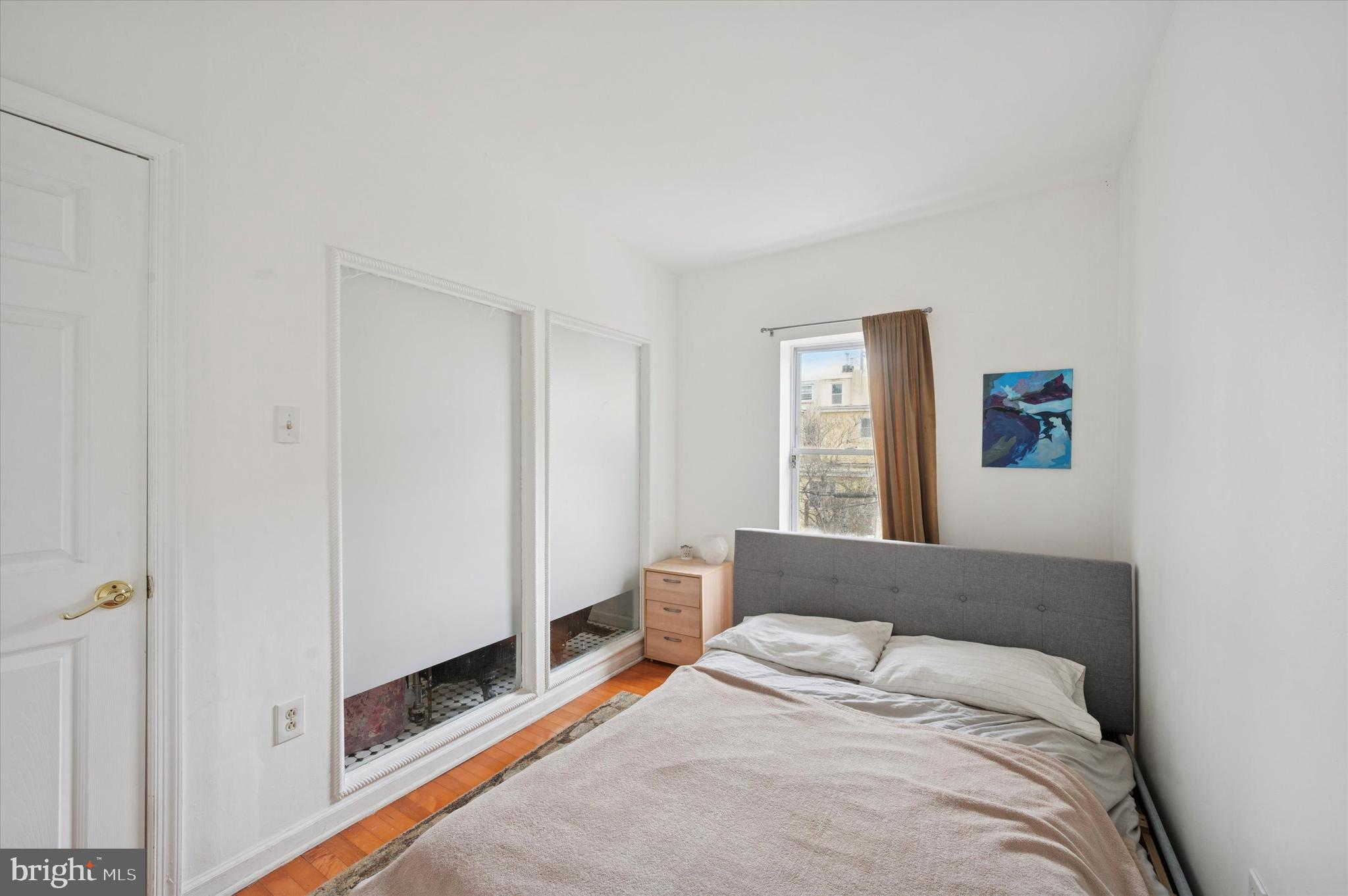 EAST KENSINGTON - Residential