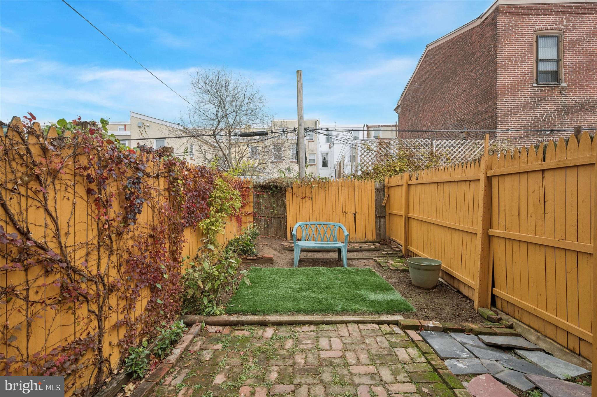 EAST KENSINGTON - Residential