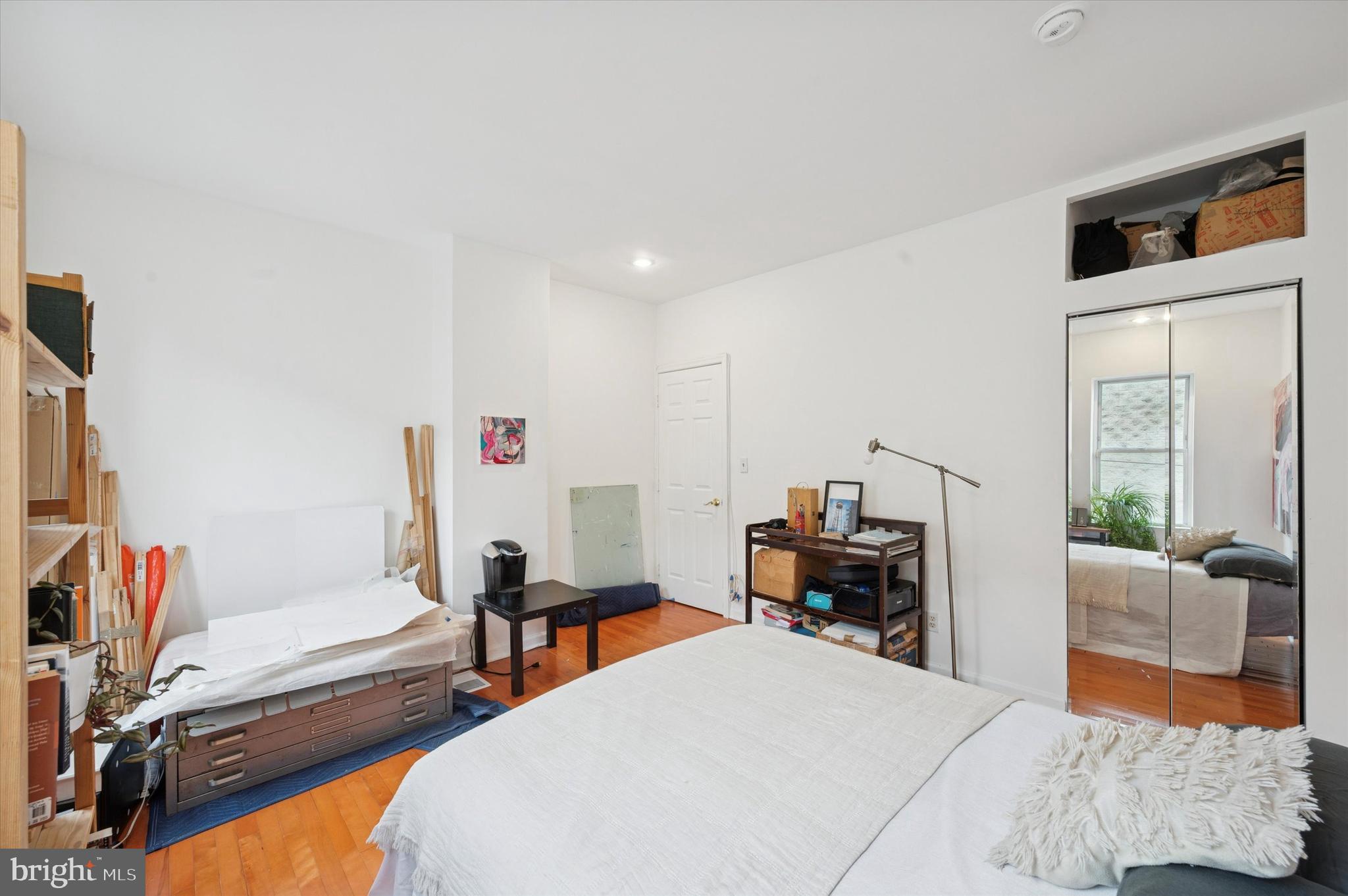 EAST KENSINGTON - Residential