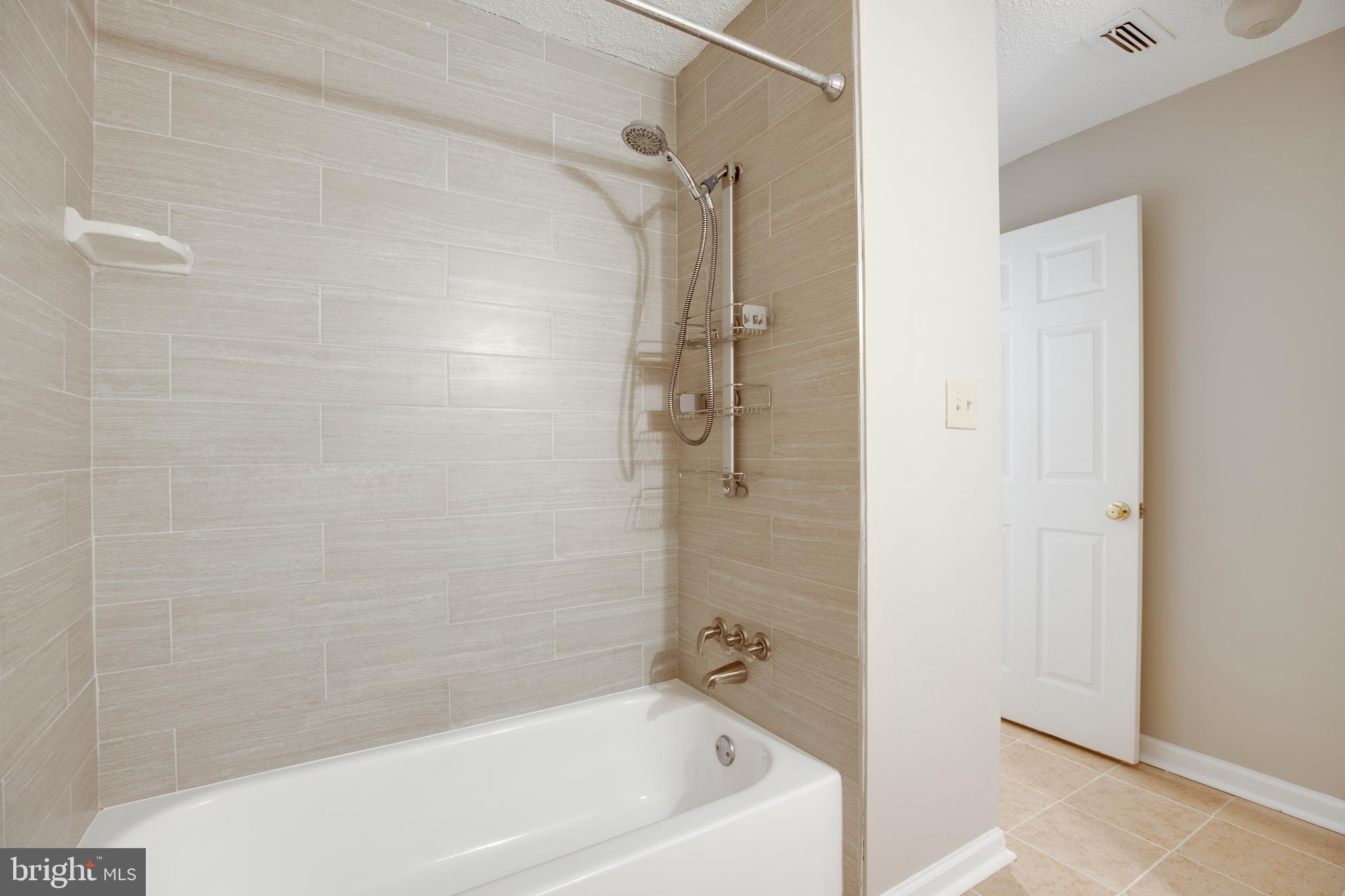 ASHBURN FARM - Residential