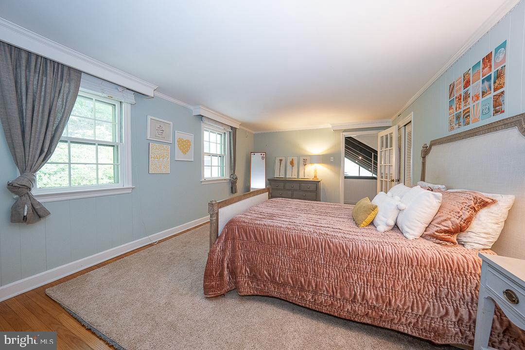 COLONIAL VILLAGE - Residential