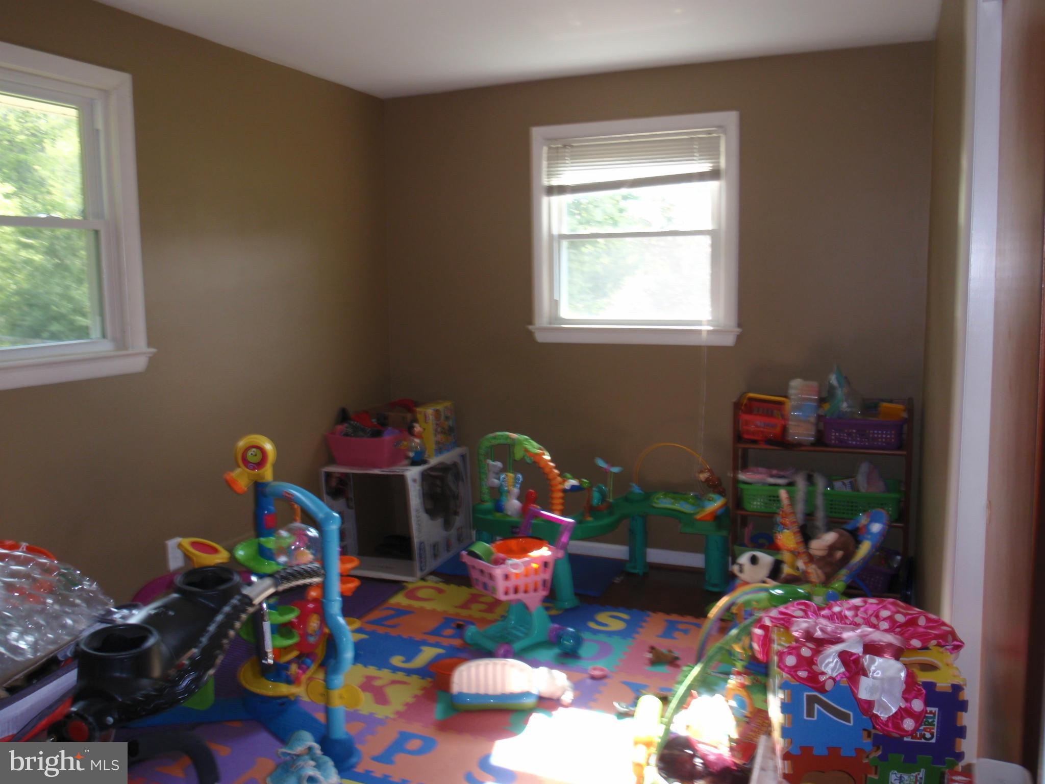 HOLIDAY HILLS - Residential Lease