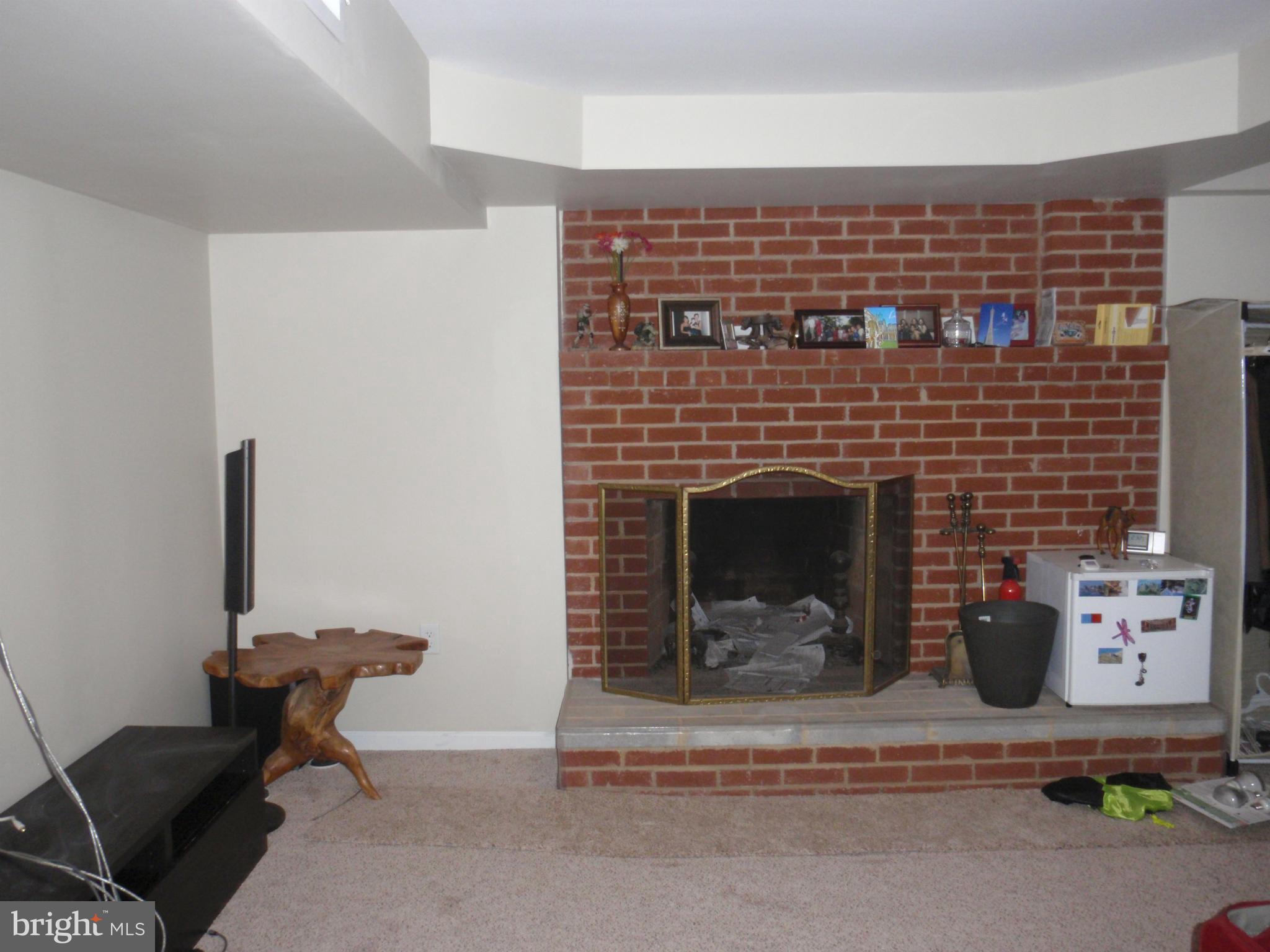 HOLIDAY HILLS - Residential Lease