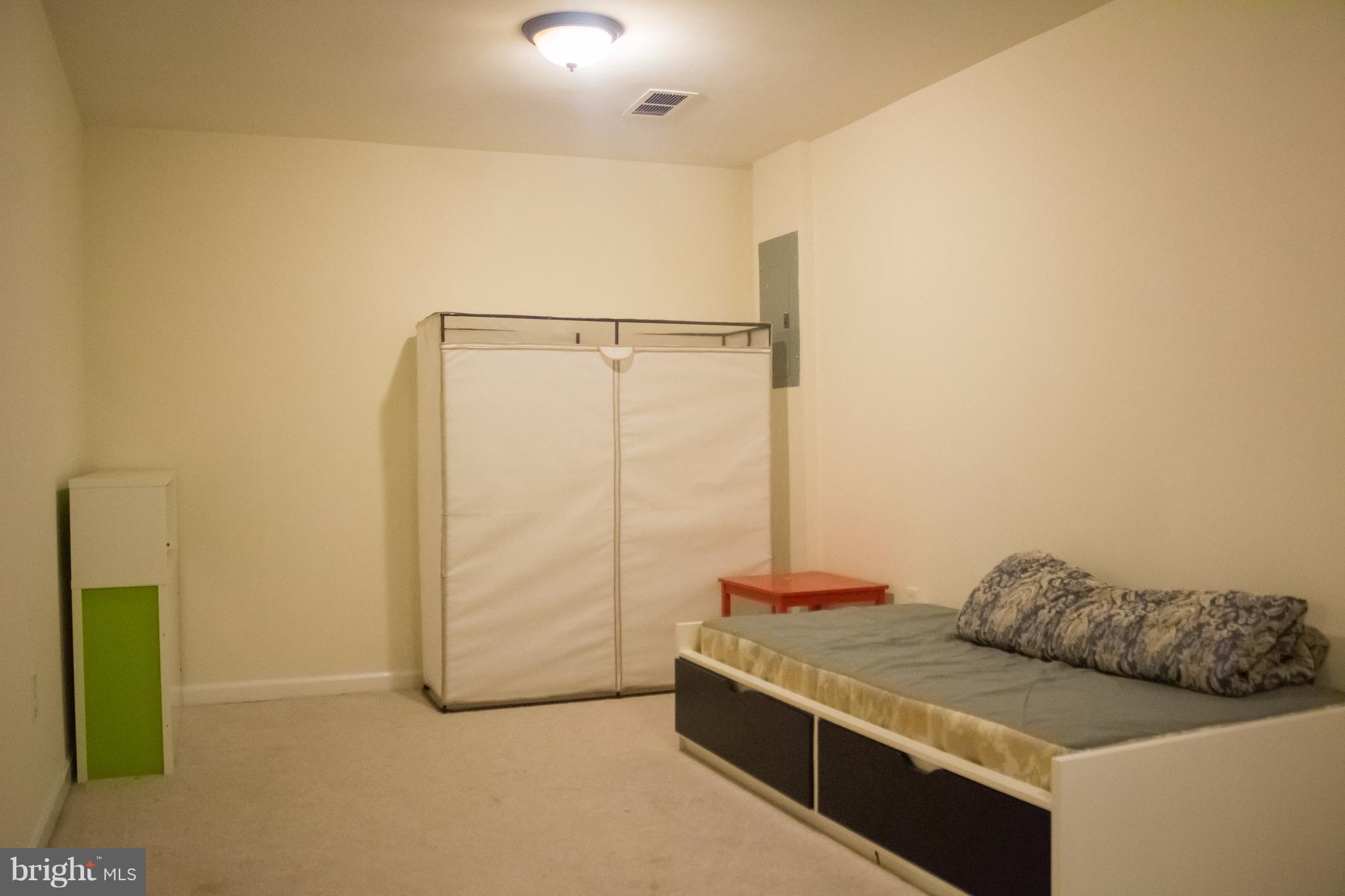 ROLLING BROOK - Residential