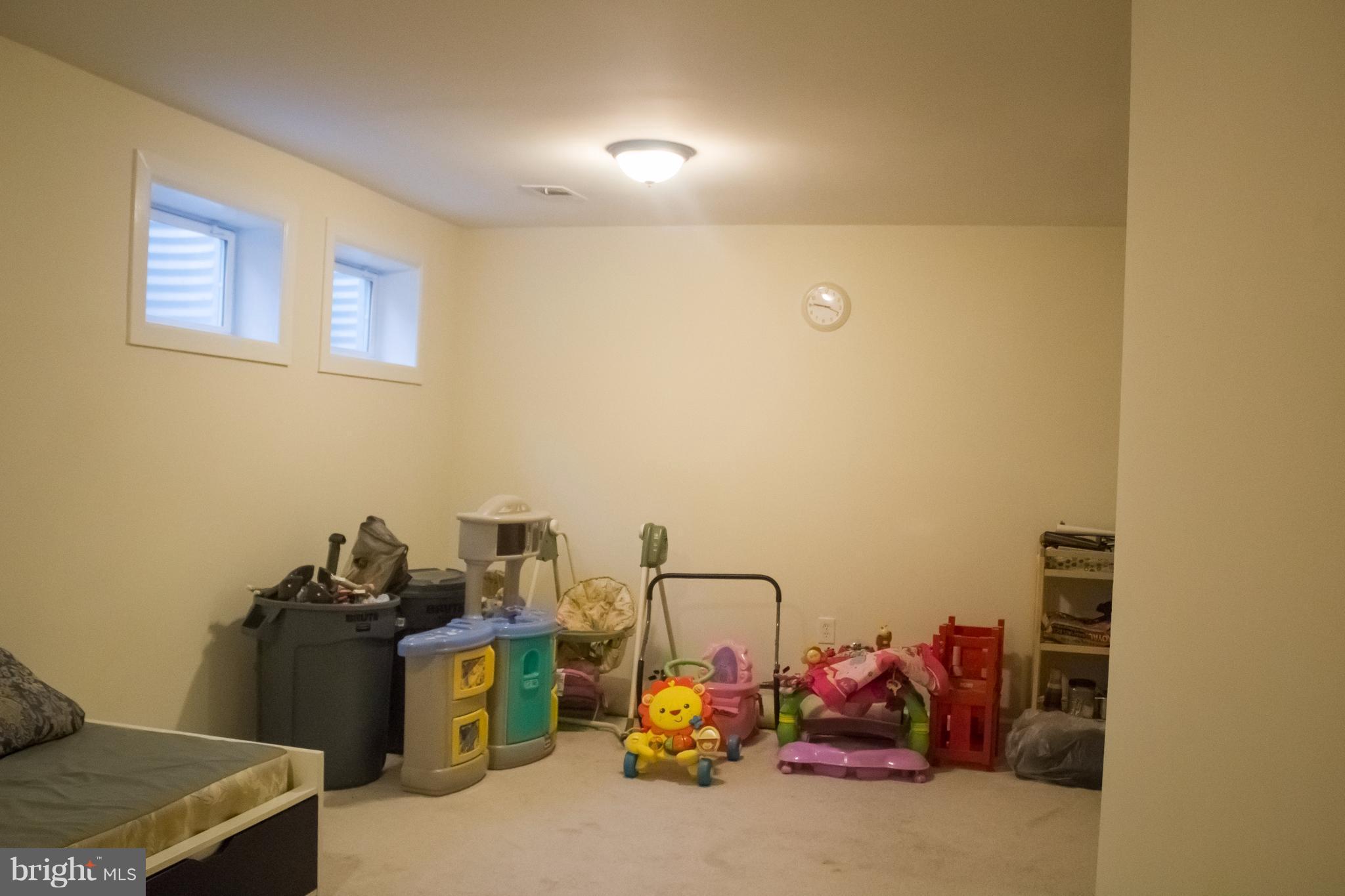 ROLLING BROOK - Residential