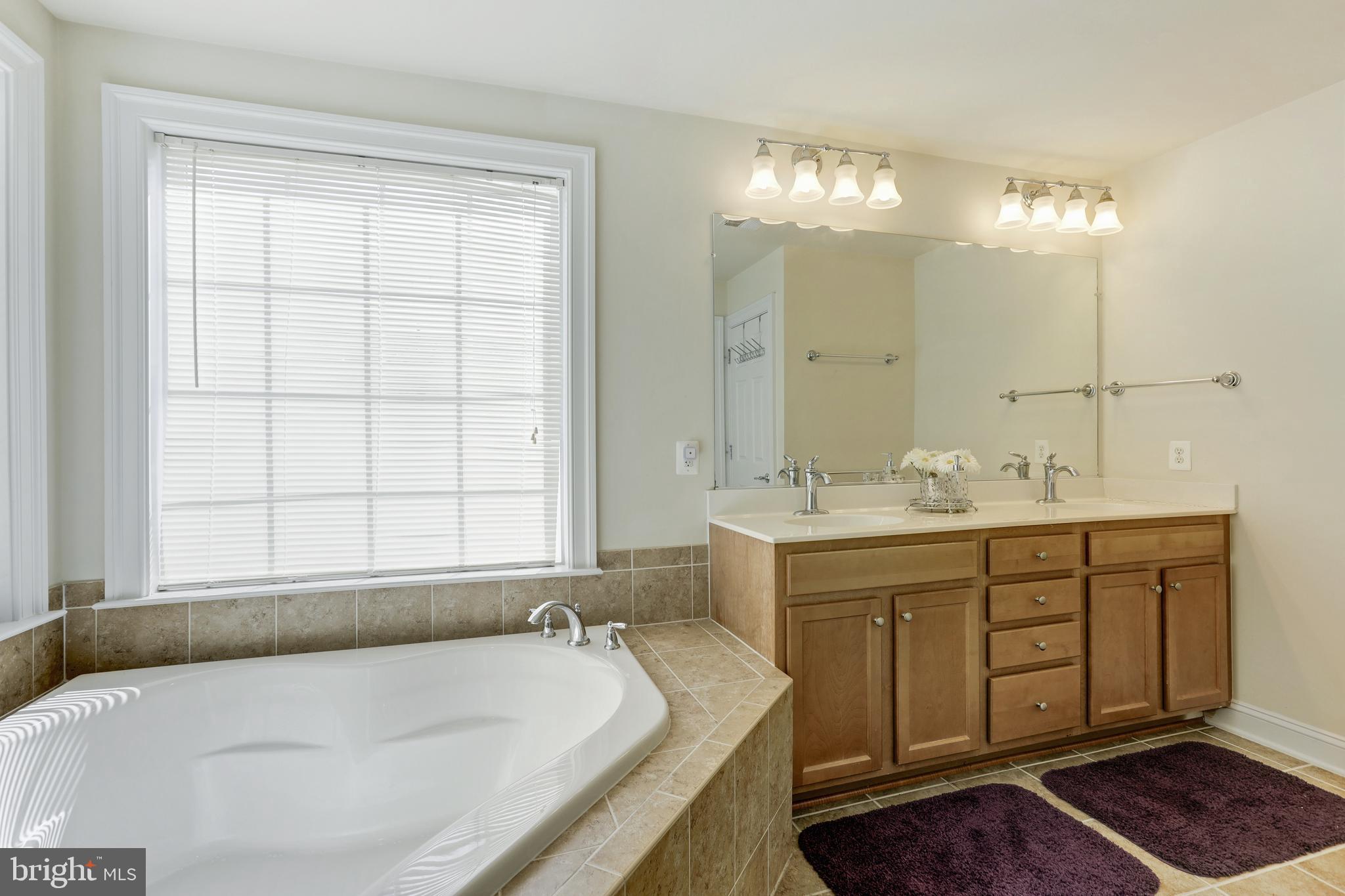 EAST GATE - Residential Lease