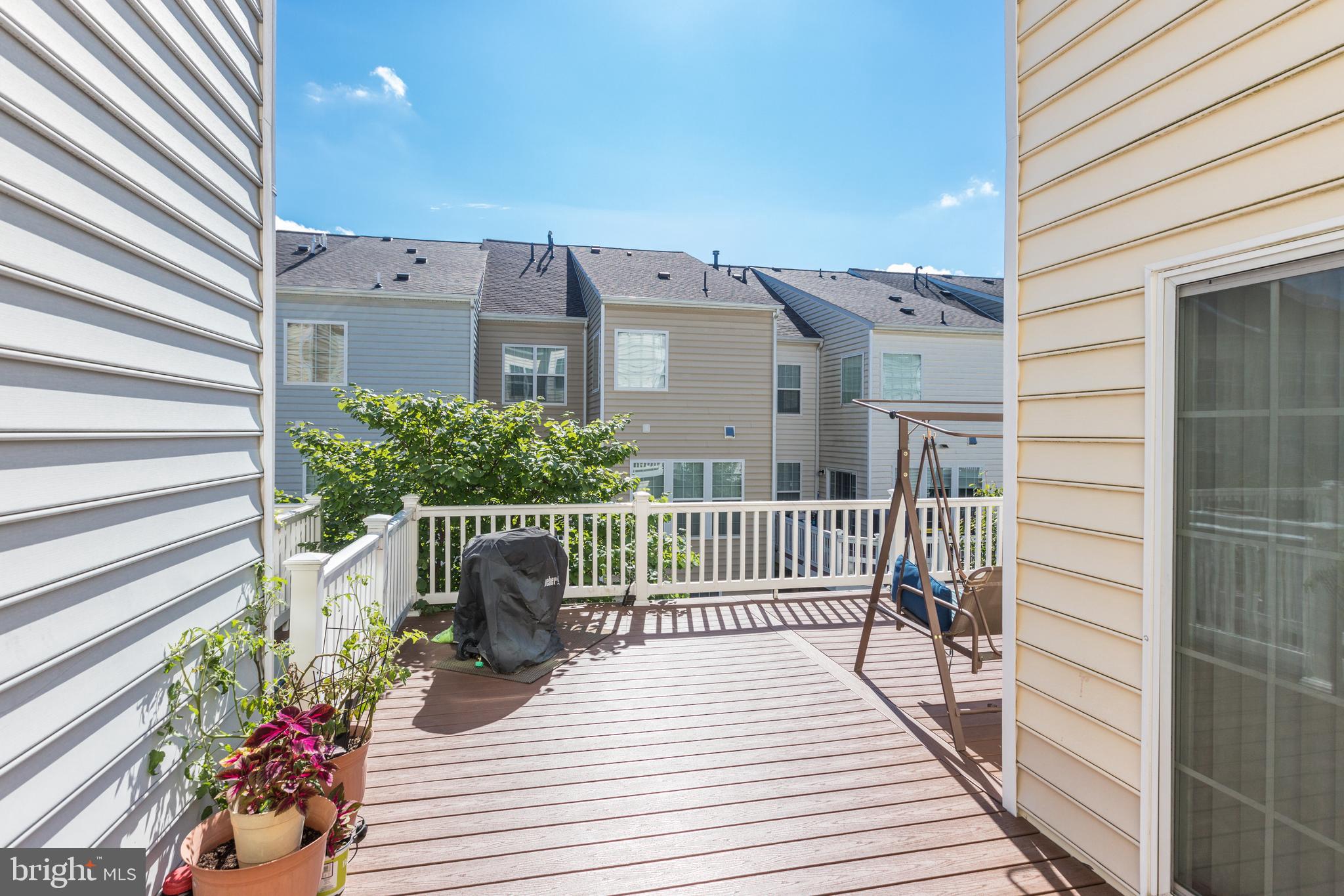 EAST GATE - Residential Lease