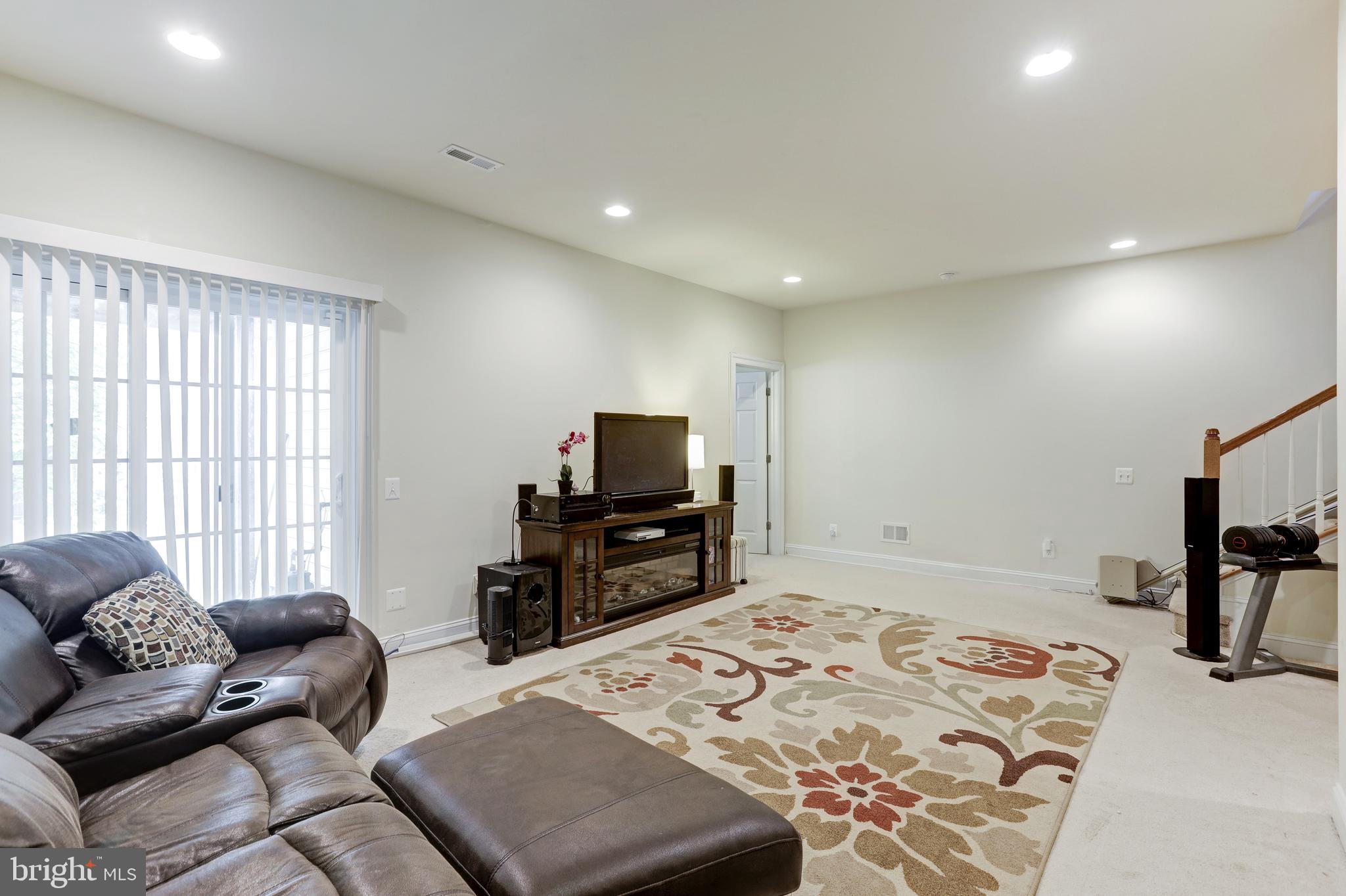 EAST GATE - Residential Lease