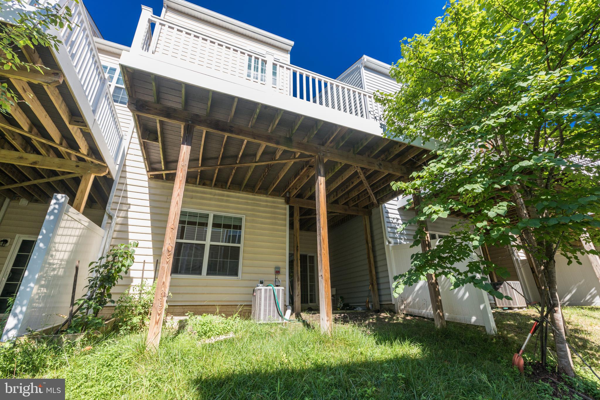 EAST GATE - Residential Lease