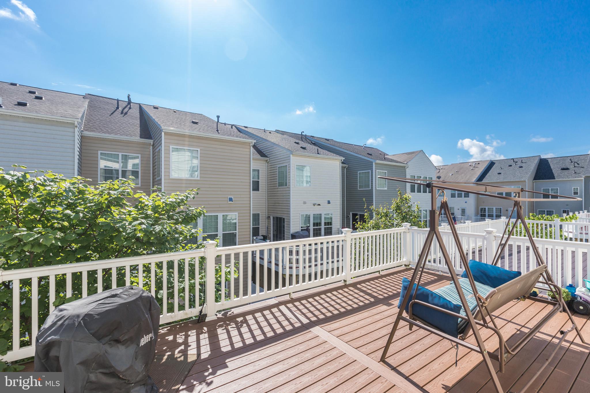 EAST GATE - Residential Lease