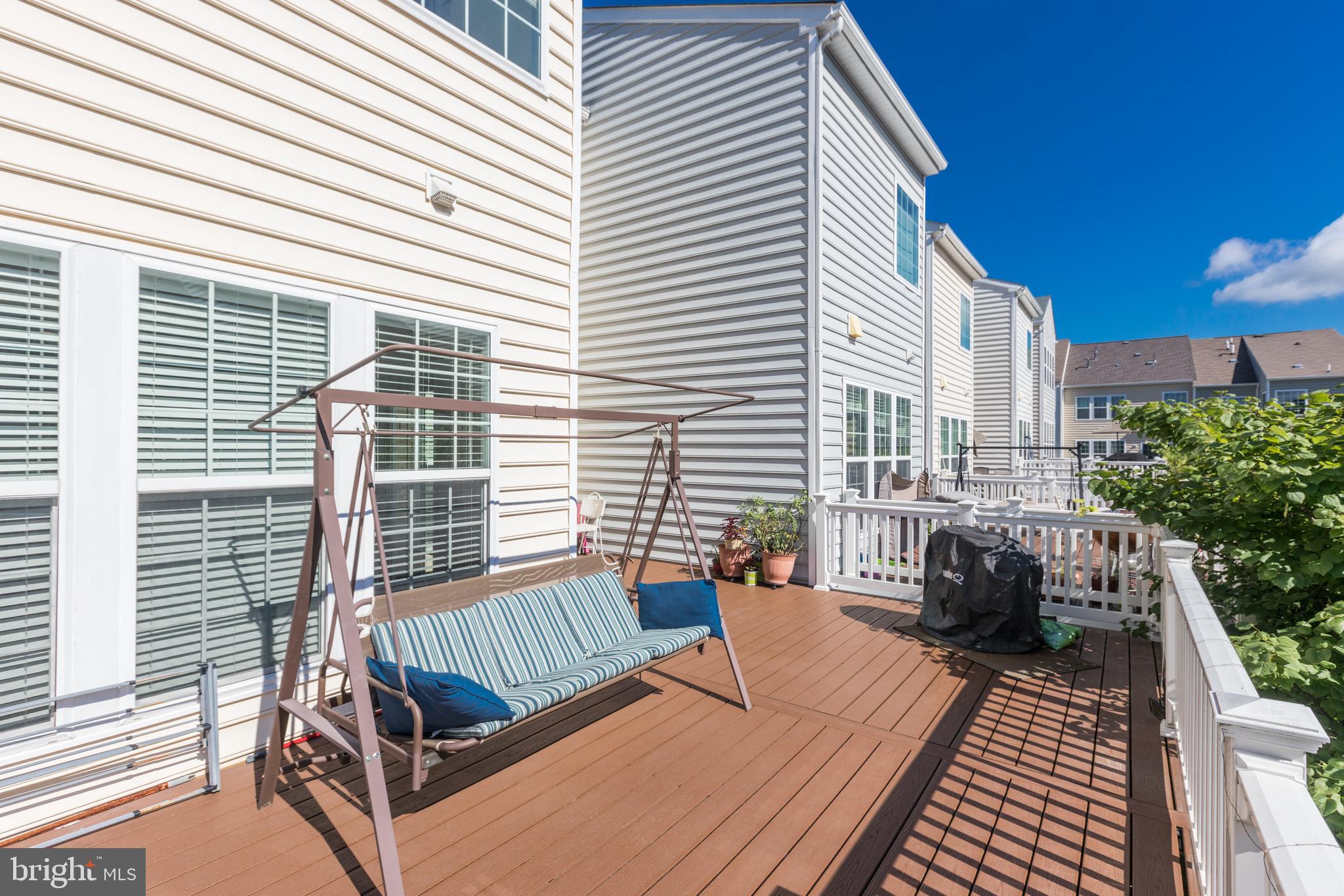 EAST GATE - Residential Lease