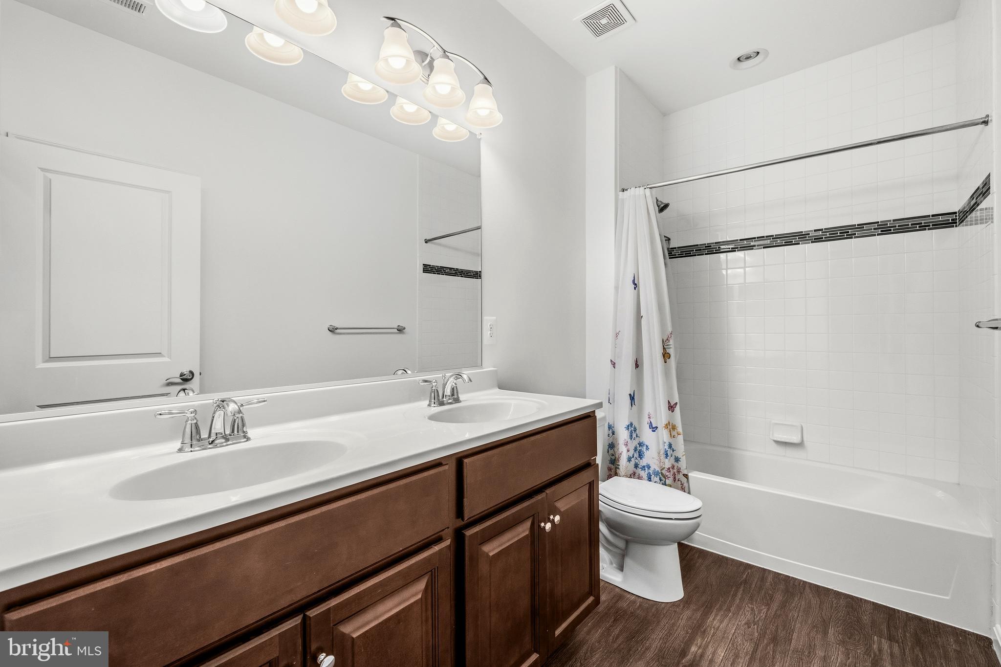 FRANKLIN POINT AT DEERBORNE - Residential