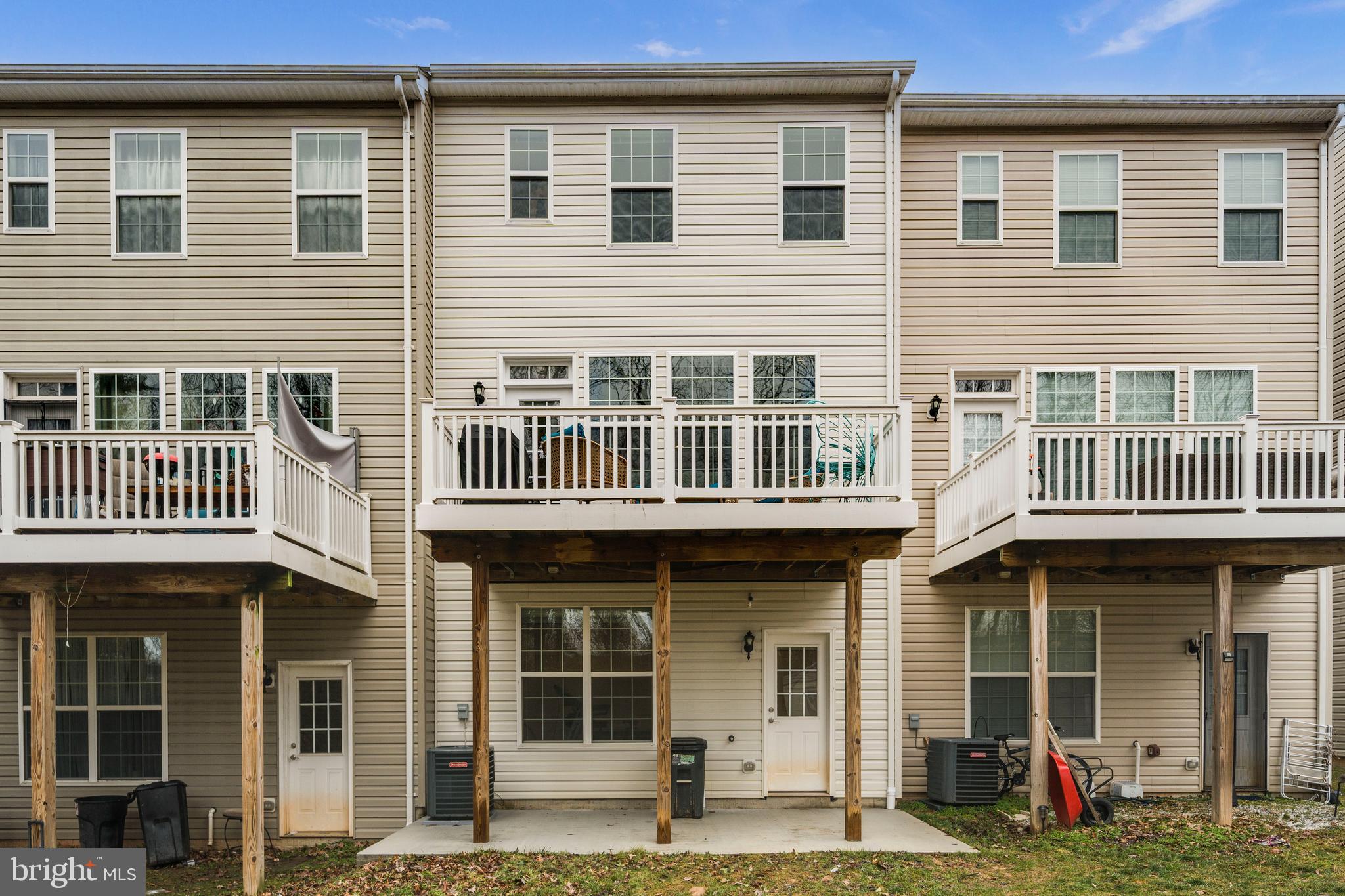 FRANKLIN POINT AT DEERBORNE - Residential