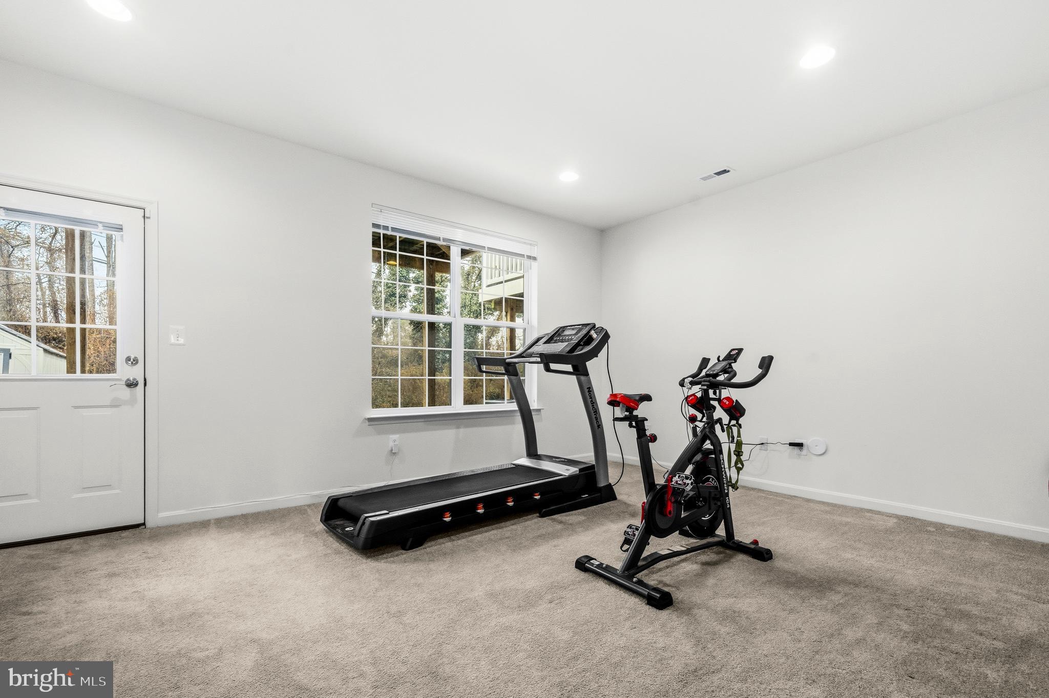 FRANKLIN POINT AT DEERBORNE - Residential