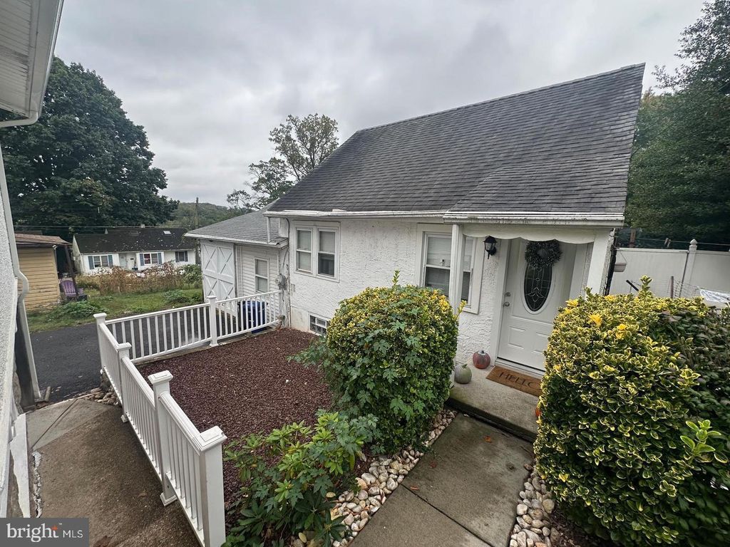 Photo of 1054 Avenue B, LANGHORNE, PA 19047 (MLS # PABU2111938)