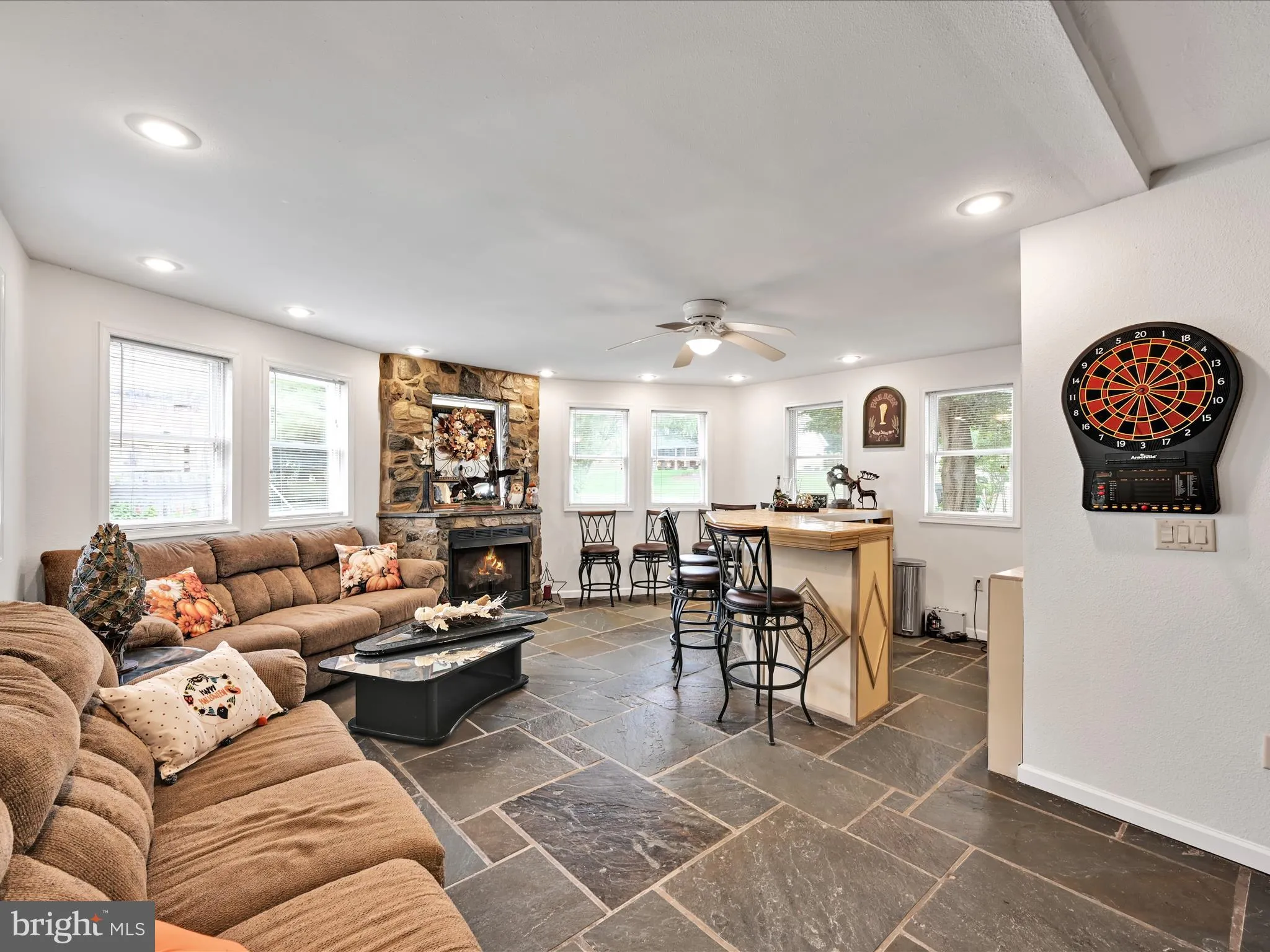 Manheim, Pennsylvania 17545, United States, 6 Bedrooms Bedrooms, ,3 BathroomsBathrooms,Residential,Coming Soon,220119