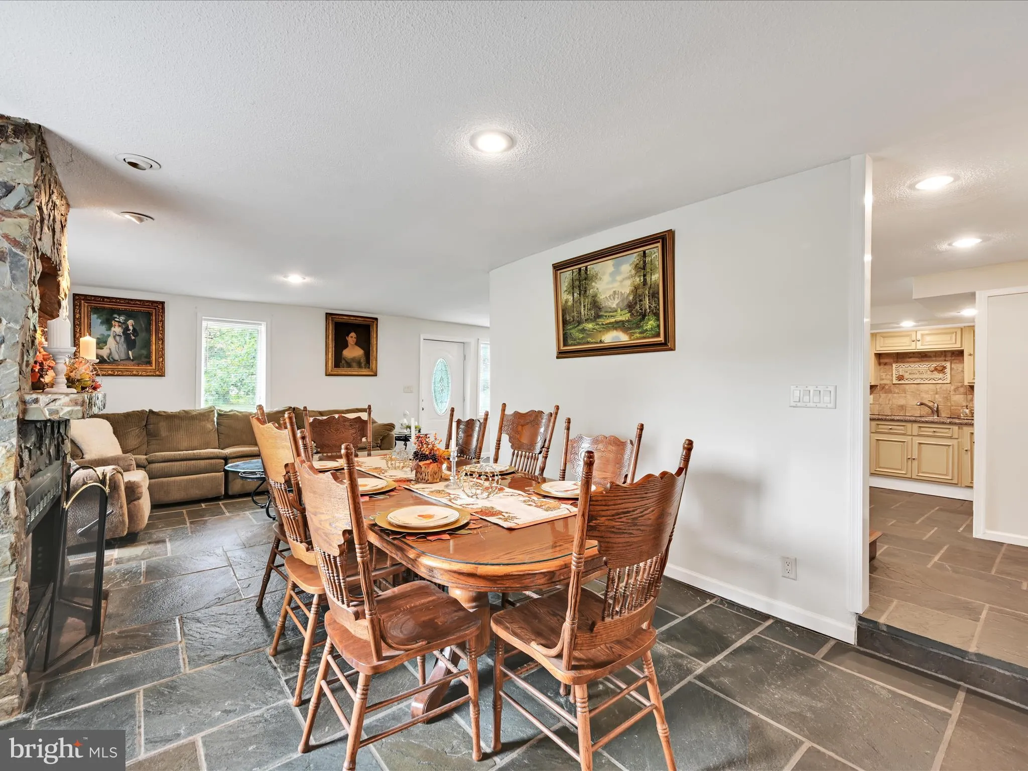 Manheim, Pennsylvania 17545, United States, 6 Bedrooms Bedrooms, ,3 BathroomsBathrooms,Residential,Coming Soon,220119