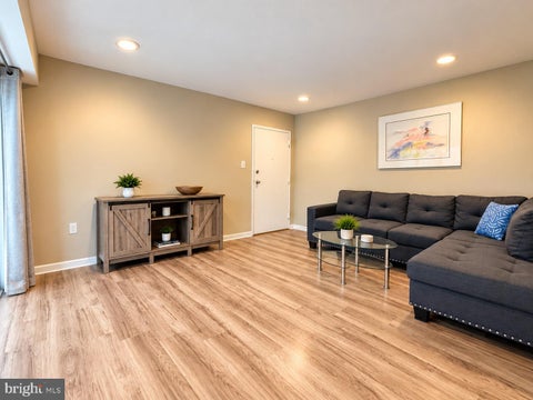 Condo For Sale - 17804 Buehler Road #2-B-2<br/> Montgomery County, OLNEY, MD 20832