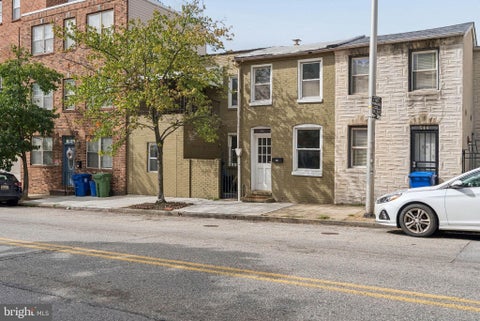 Townhouse For Rent - 516 S Patterson Park Avenue<br/> BALTIMORE, MD 21231