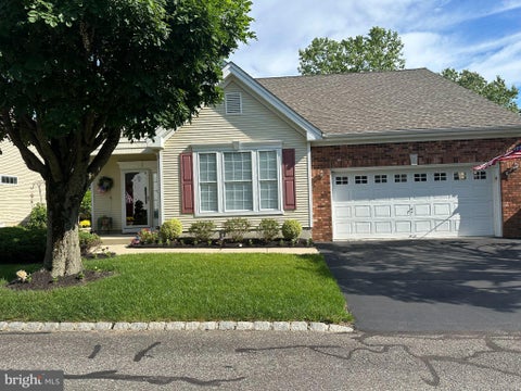 Homes For Sale - 17 Burholme Drive<br/> HAMILTON, NJ 08691