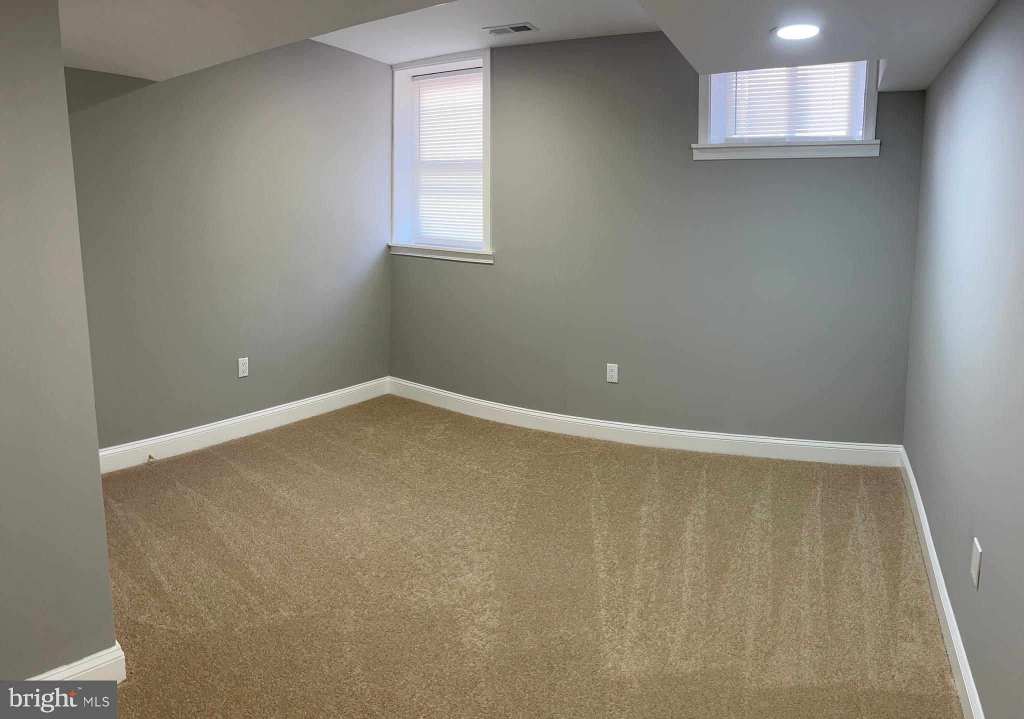 MIDDLE RIVER - Residential