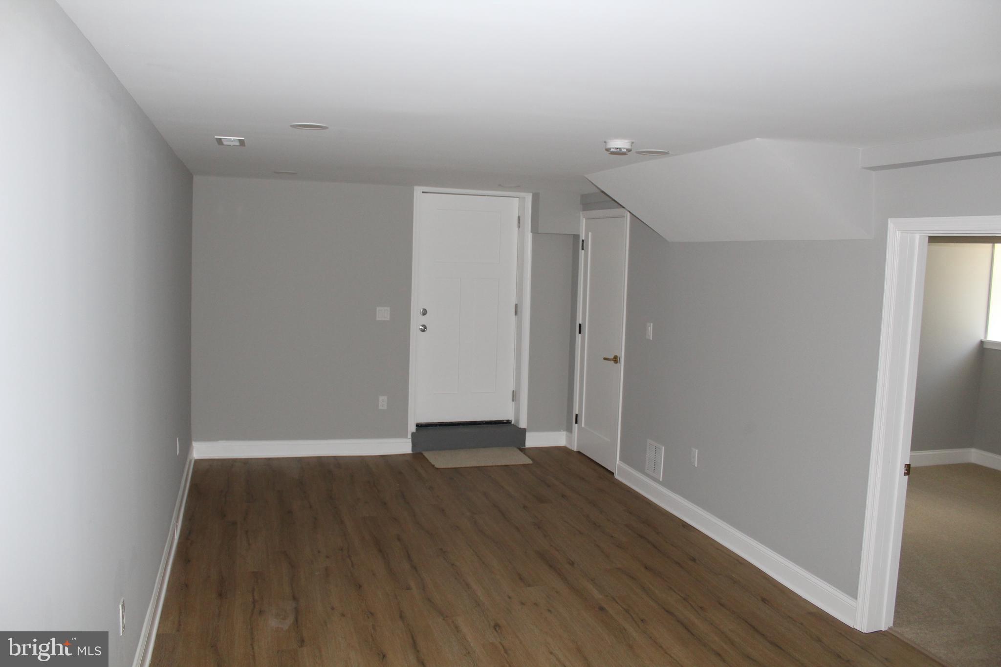 MIDDLE RIVER - Residential