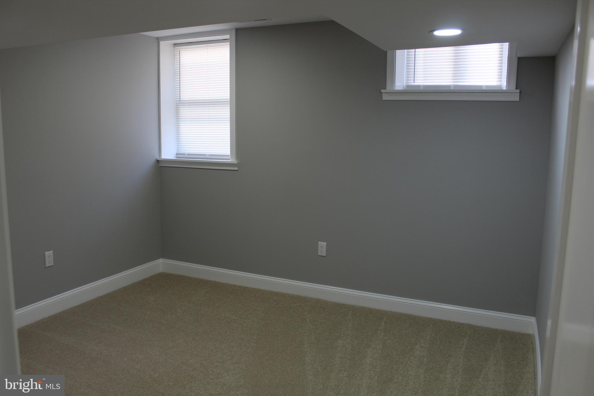 MIDDLE RIVER - Residential