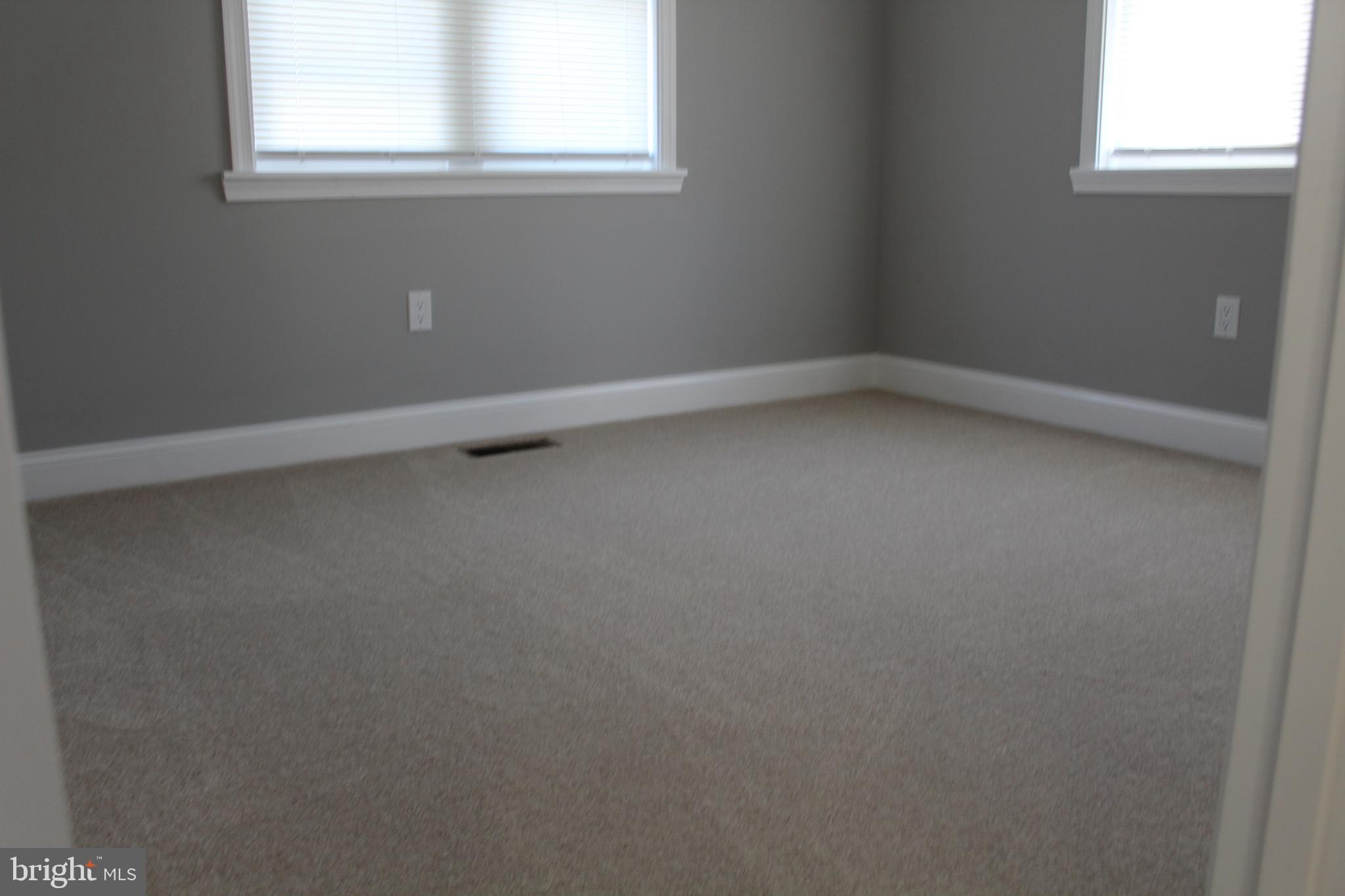 MIDDLE RIVER - Residential