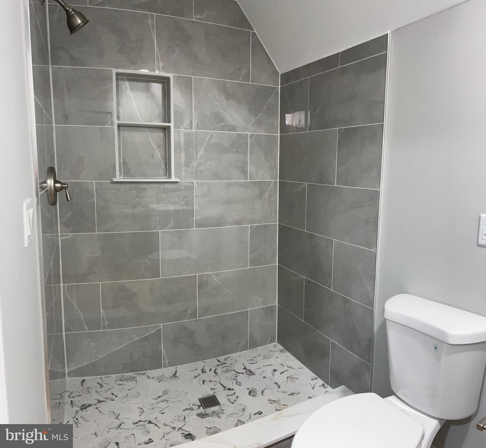 MIDDLE RIVER - Residential