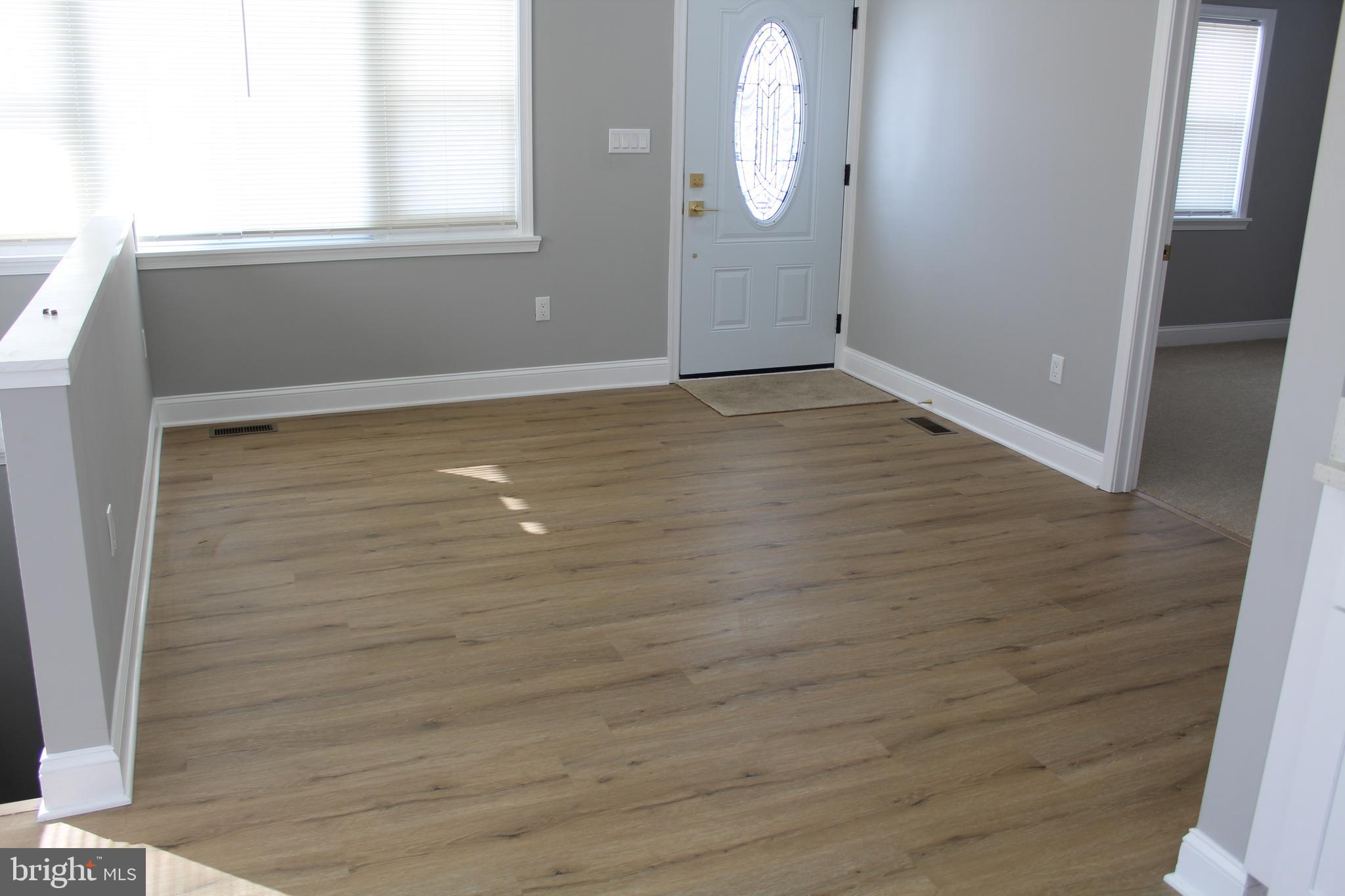 MIDDLE RIVER - Residential