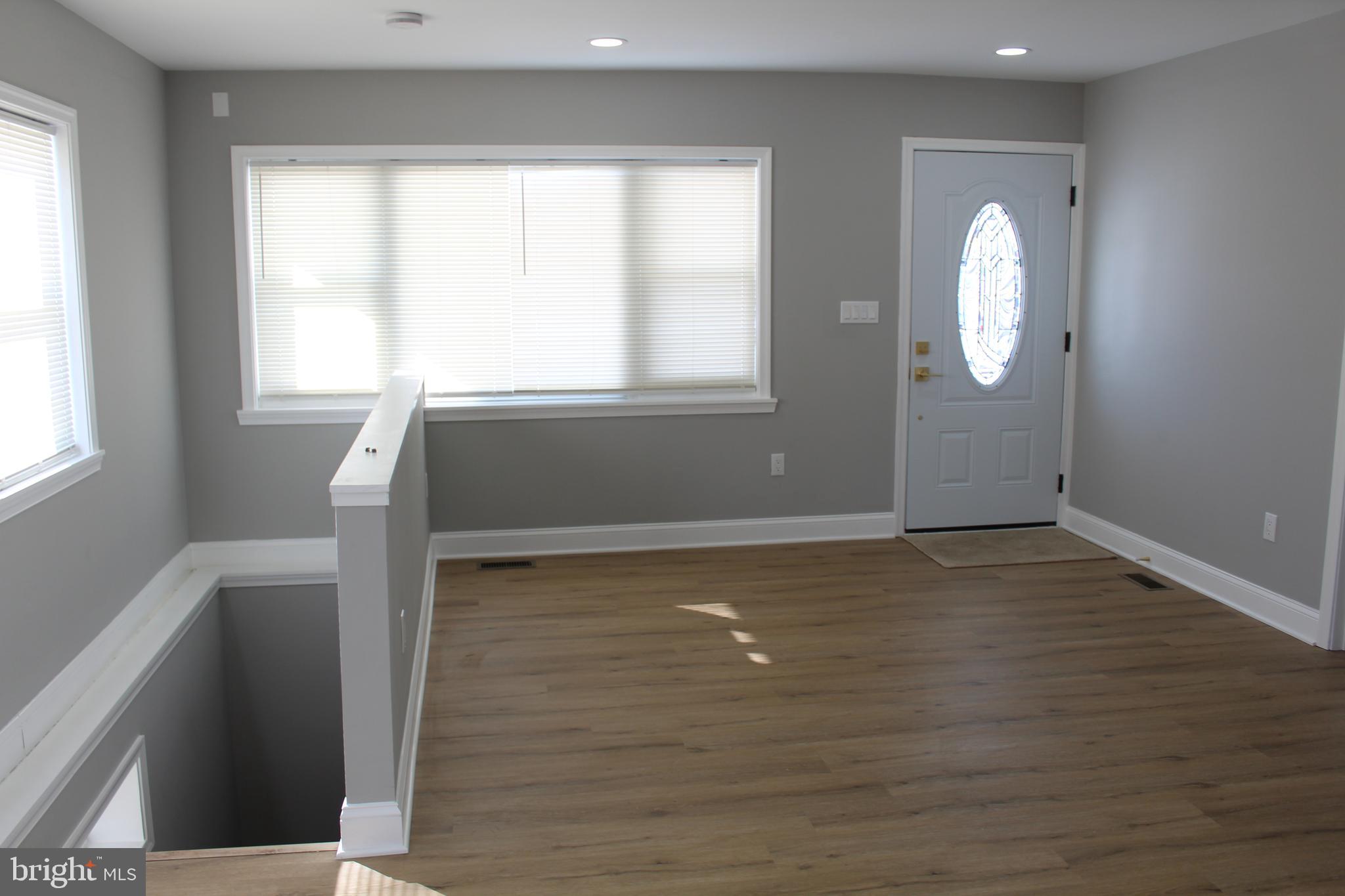 MIDDLE RIVER - Residential