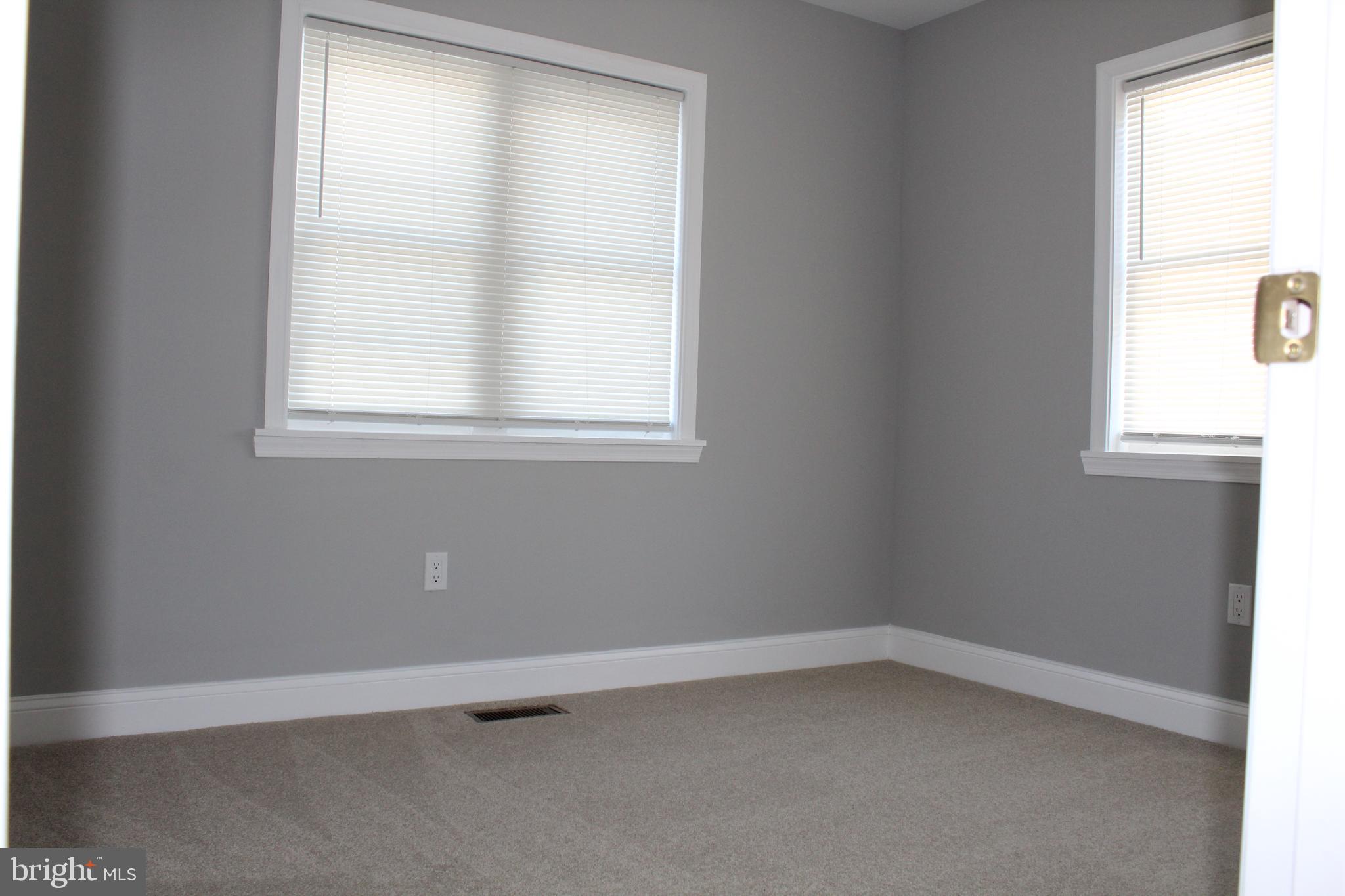 MIDDLE RIVER - Residential