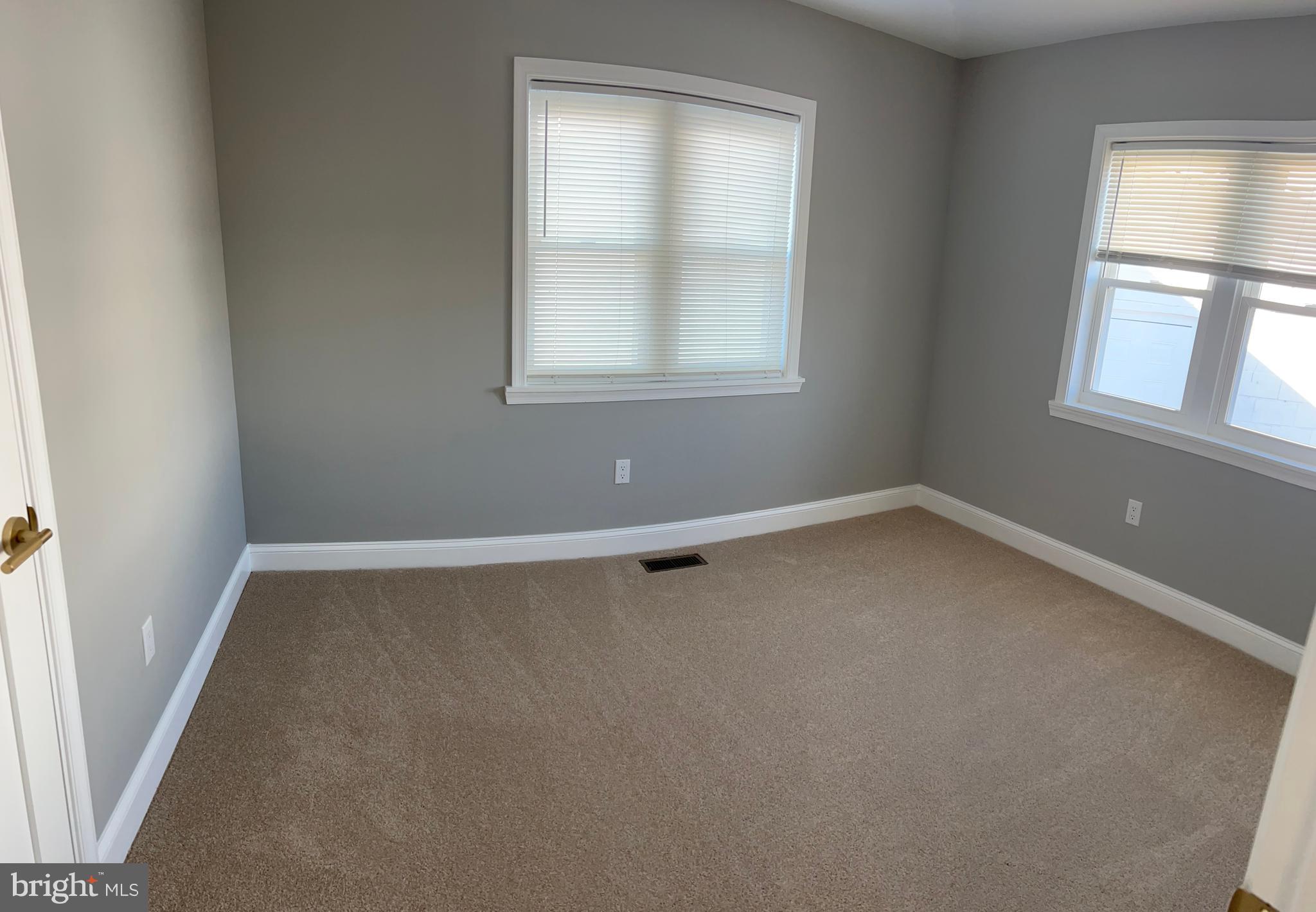 MIDDLE RIVER - Residential