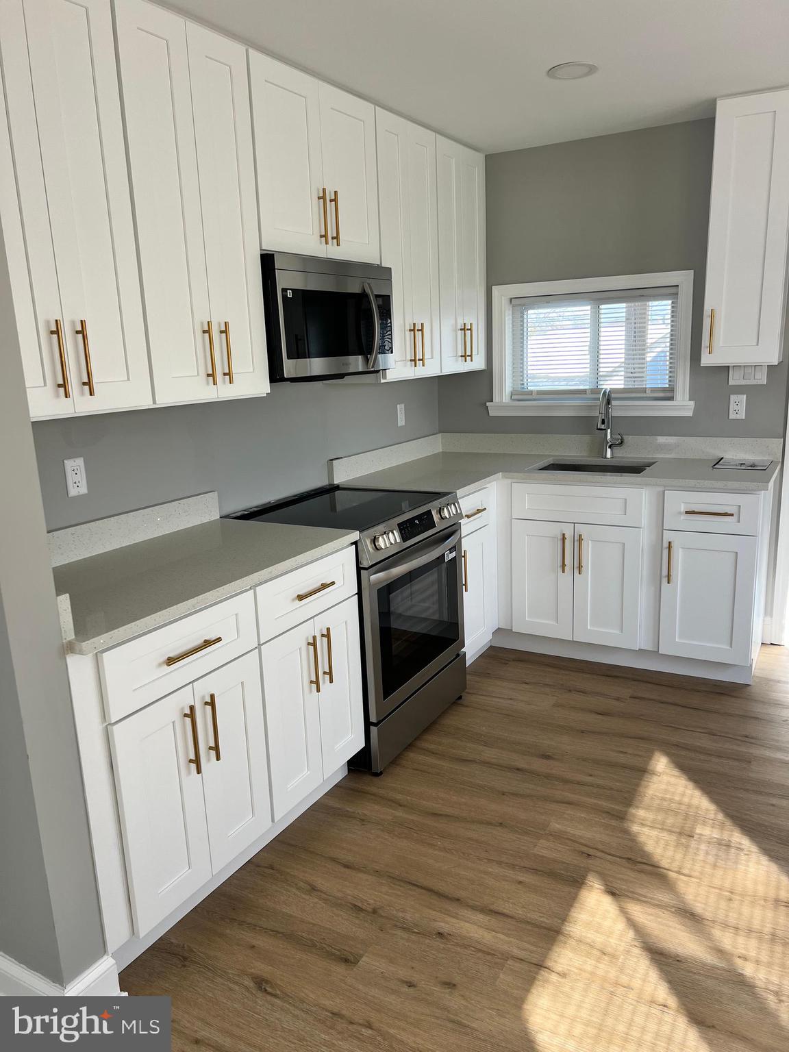 MIDDLE RIVER - Residential