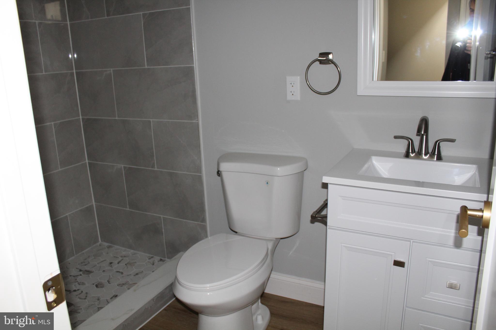 MIDDLE RIVER - Residential