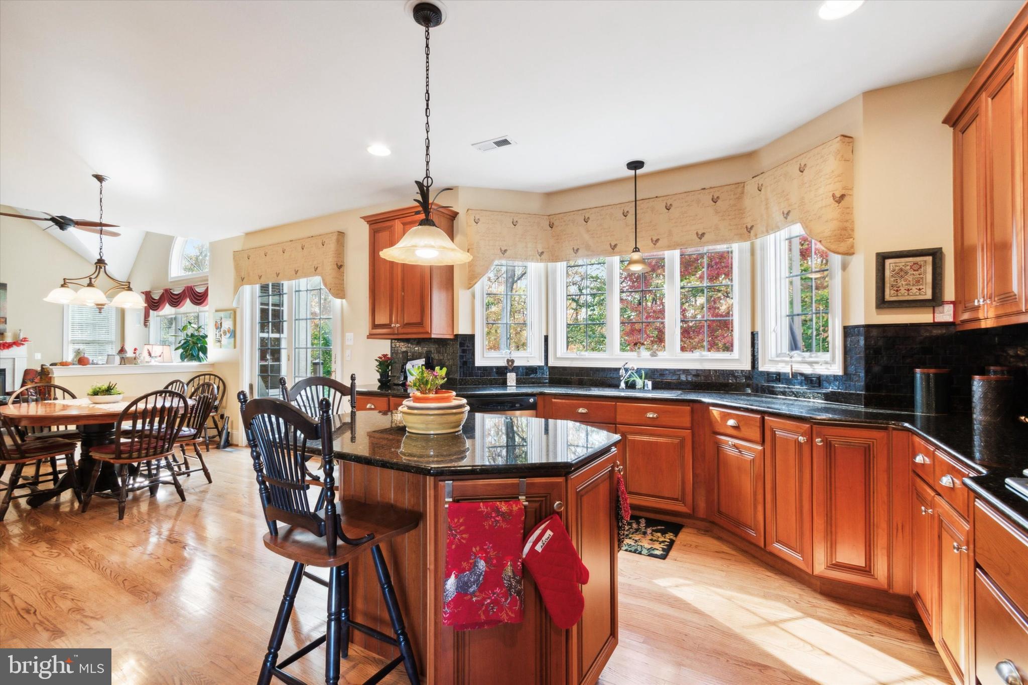 CHERRY CREEK - Residential