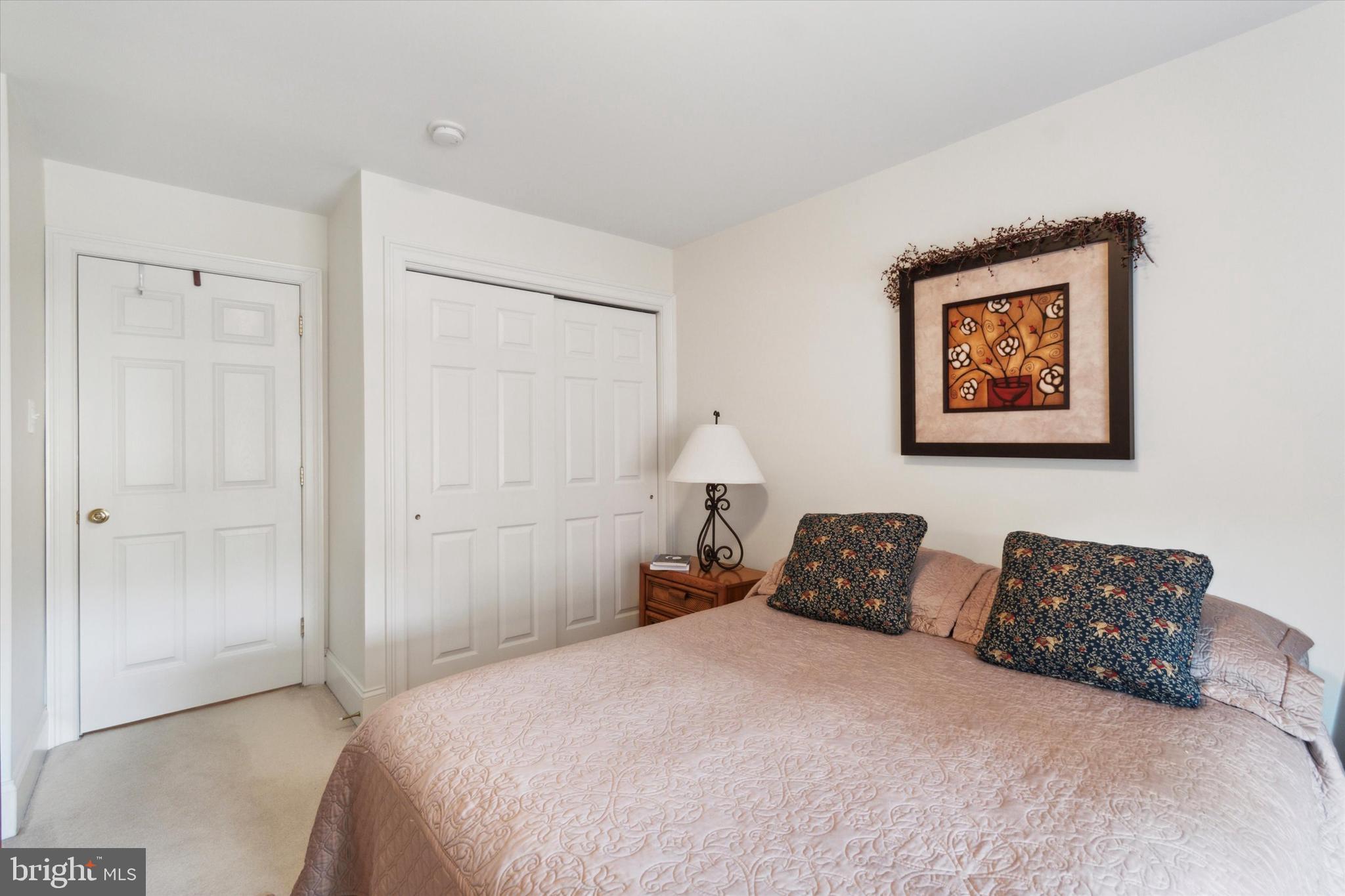 CHERRY CREEK - Residential