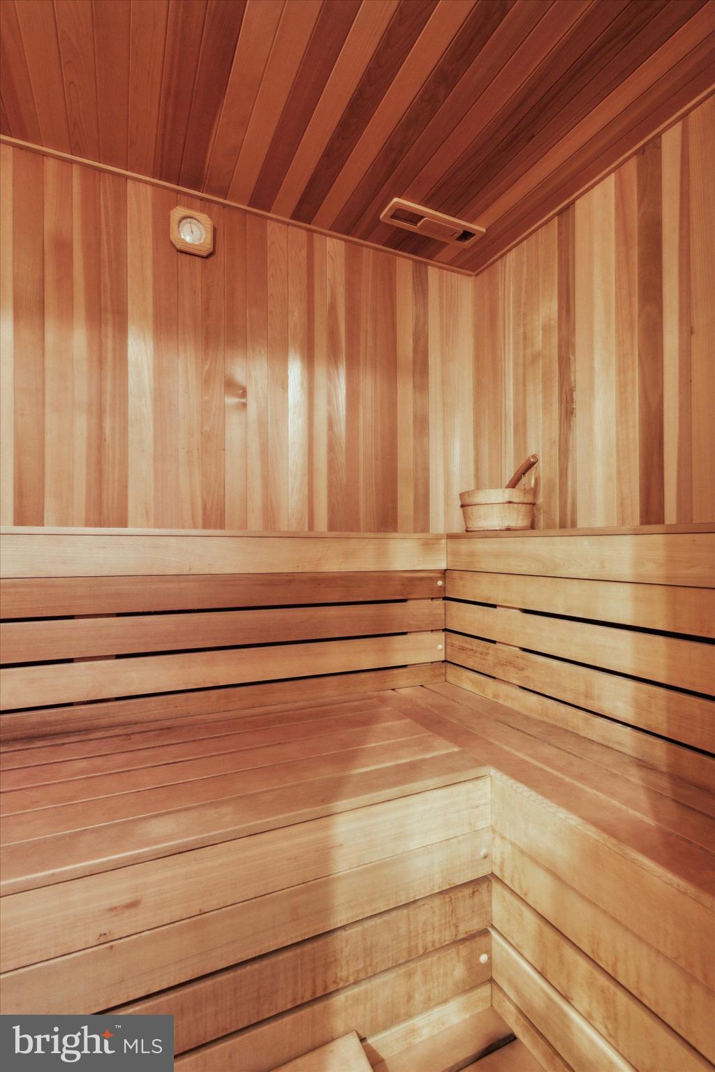 CHERRY CREEK - Residential