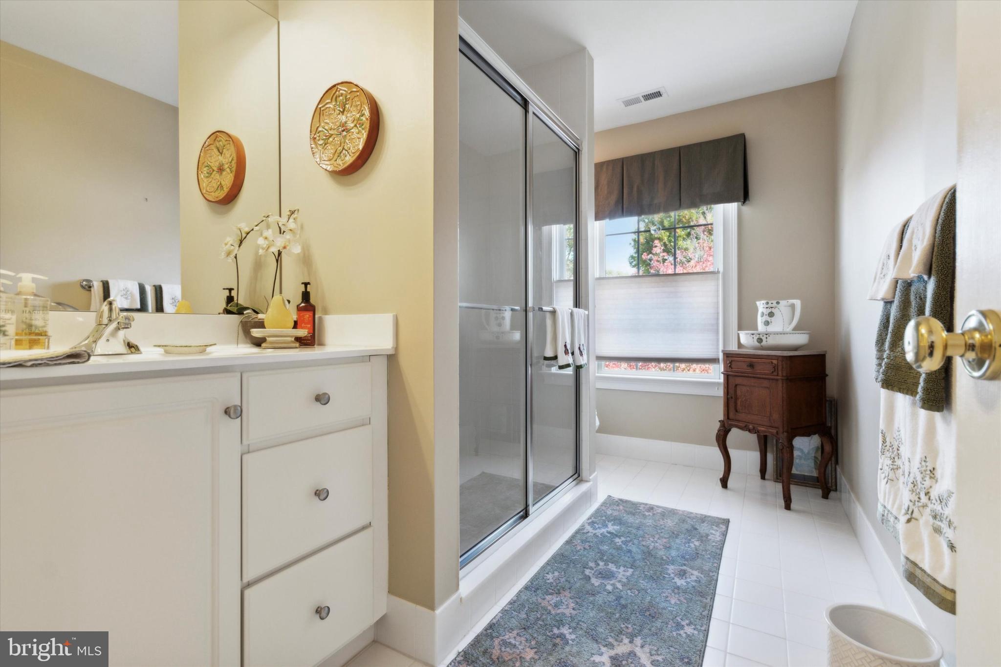 CHERRY CREEK - Residential