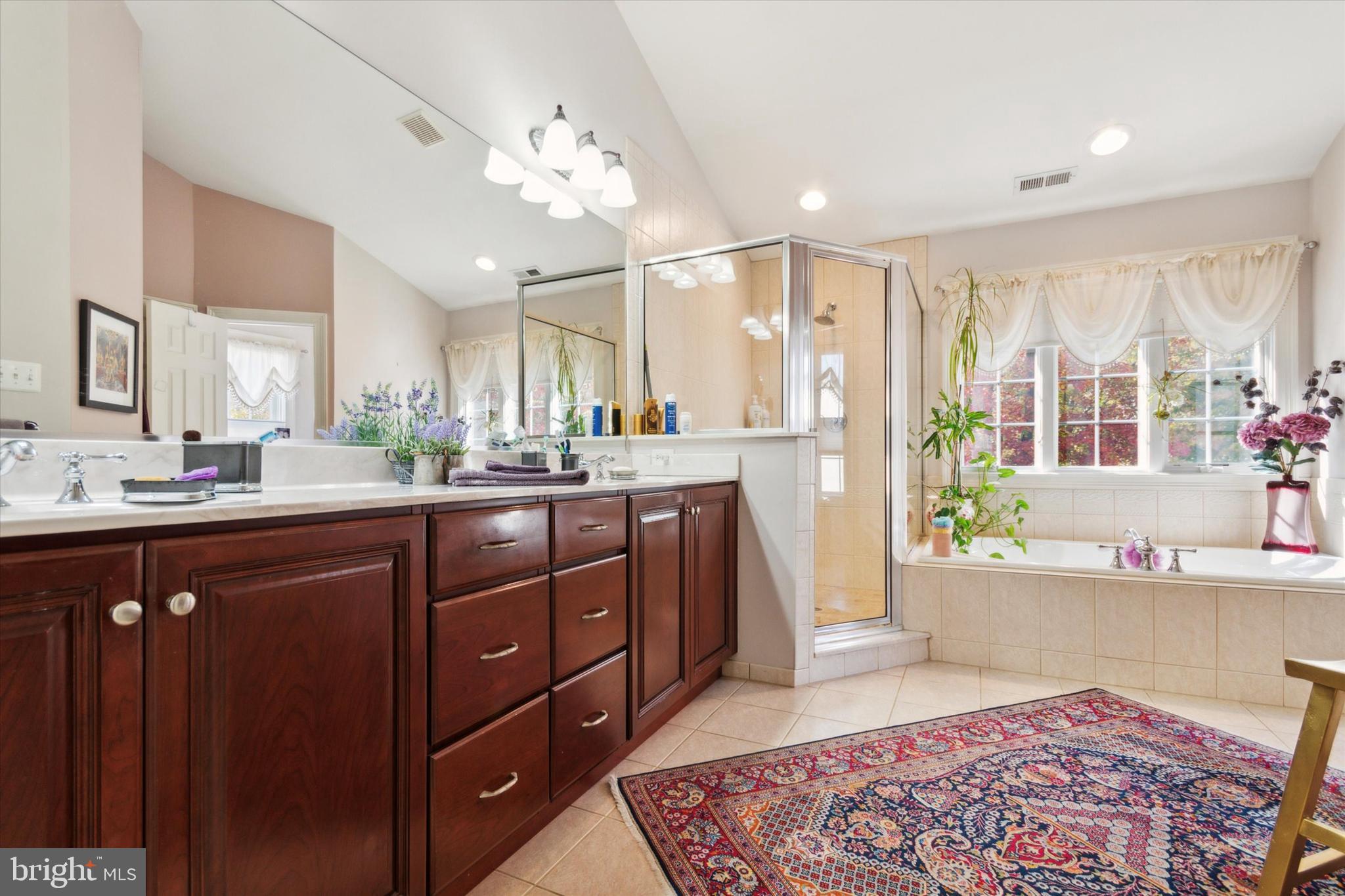 CHERRY CREEK - Residential